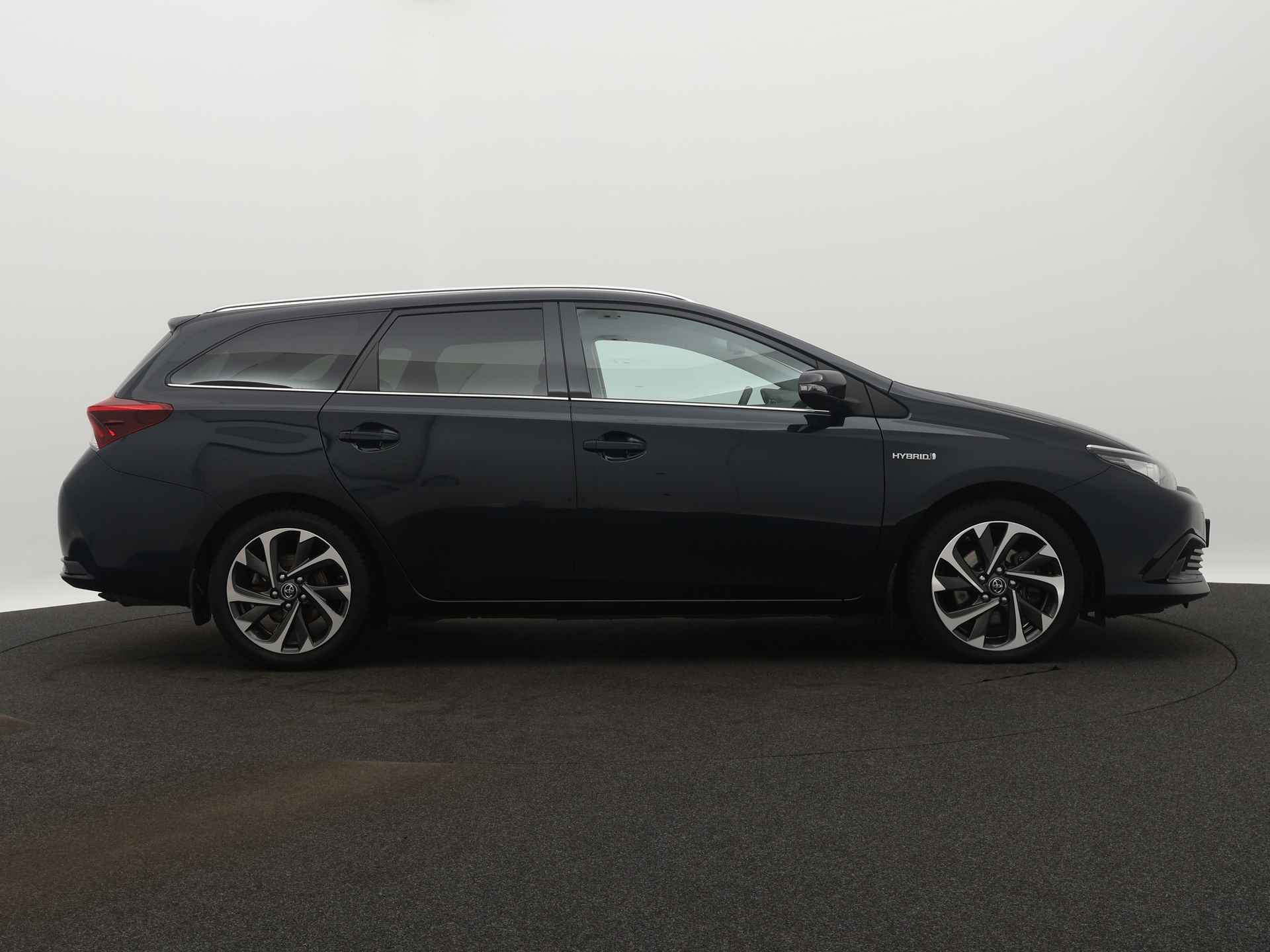 Toyota Auris Touring Sports 1.8 Hybrid Lease Limited | Navigatie | Parkeercamera | - 16/43