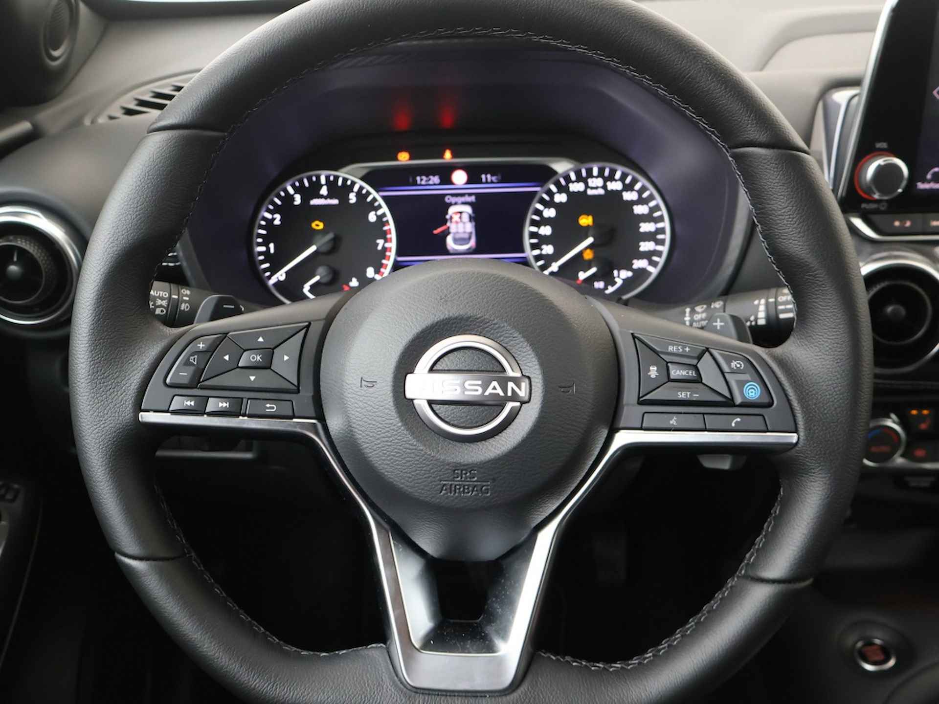 Nissan Juke 1.0 DIG-T Tekna - 28/34