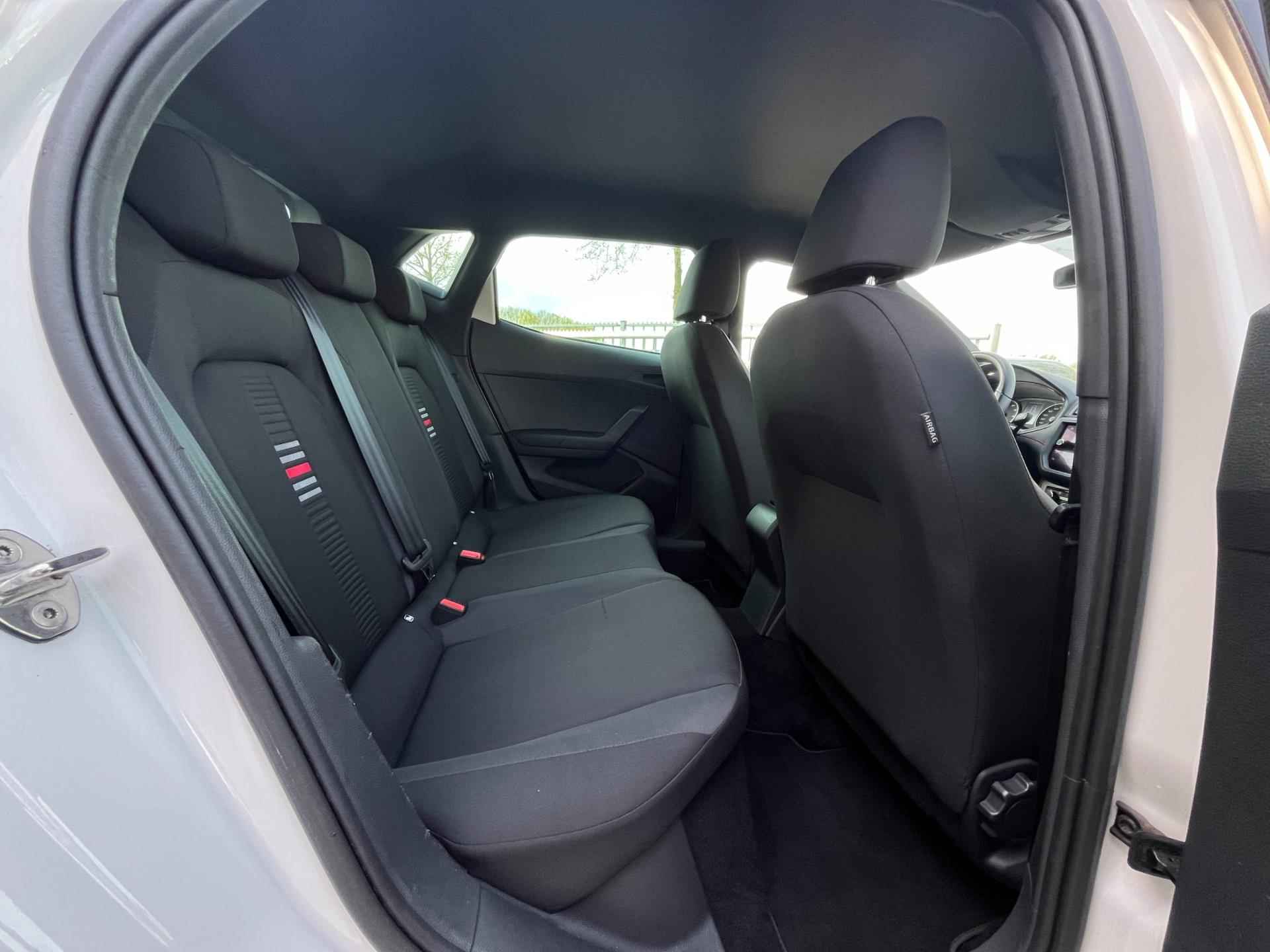 Seat Ibiza 1.0 TSI FR Business Intense 1E EIGENAAR / LED KOPLAMPEN / VERWARMDE VOORSTOEL / CAMERA / CARPLAY / 4-SEIZOENENBAND - 36/45