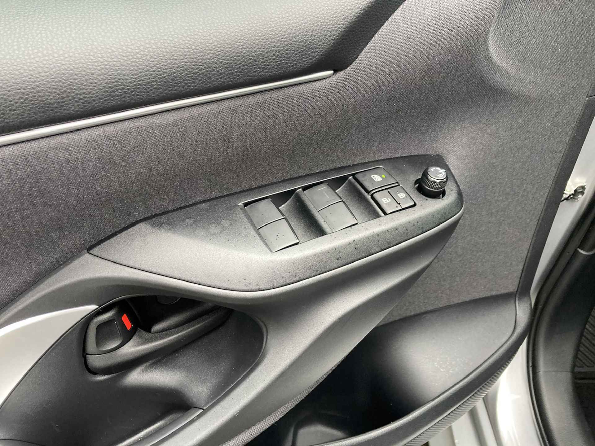 Mazda 2 Hybrid 1.5 Hybrid 116pk Automaat Pure Plus Pack | Adaptieve Cruisecontrol | Stoel/Stuur Verwarming | Navigatie via Apple Car Play | - 29/36