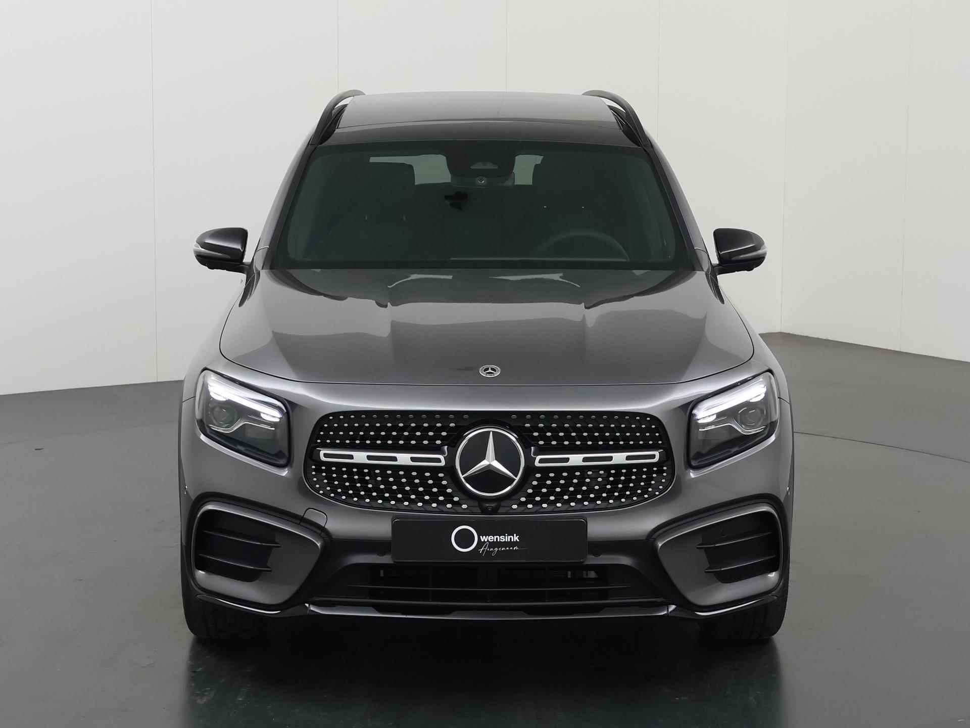 Mercedes-Benz GLB 200 AMG Line | Direct Leverbaar ! | Premium Plus Pakket | Trekhaak | Keyless | HUD | - 4/45