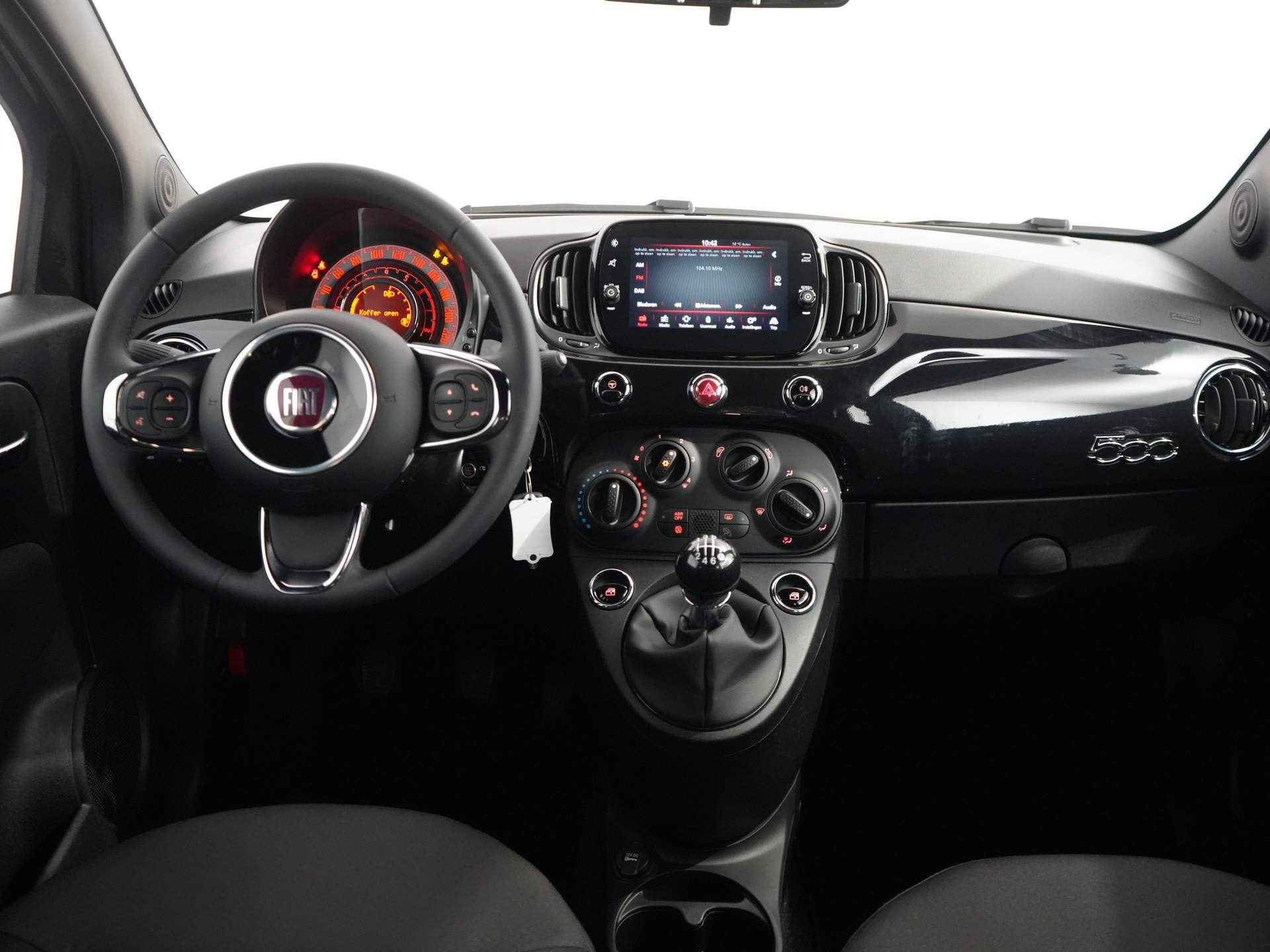 Fiat 500 1.0 Hybrid - 8/28