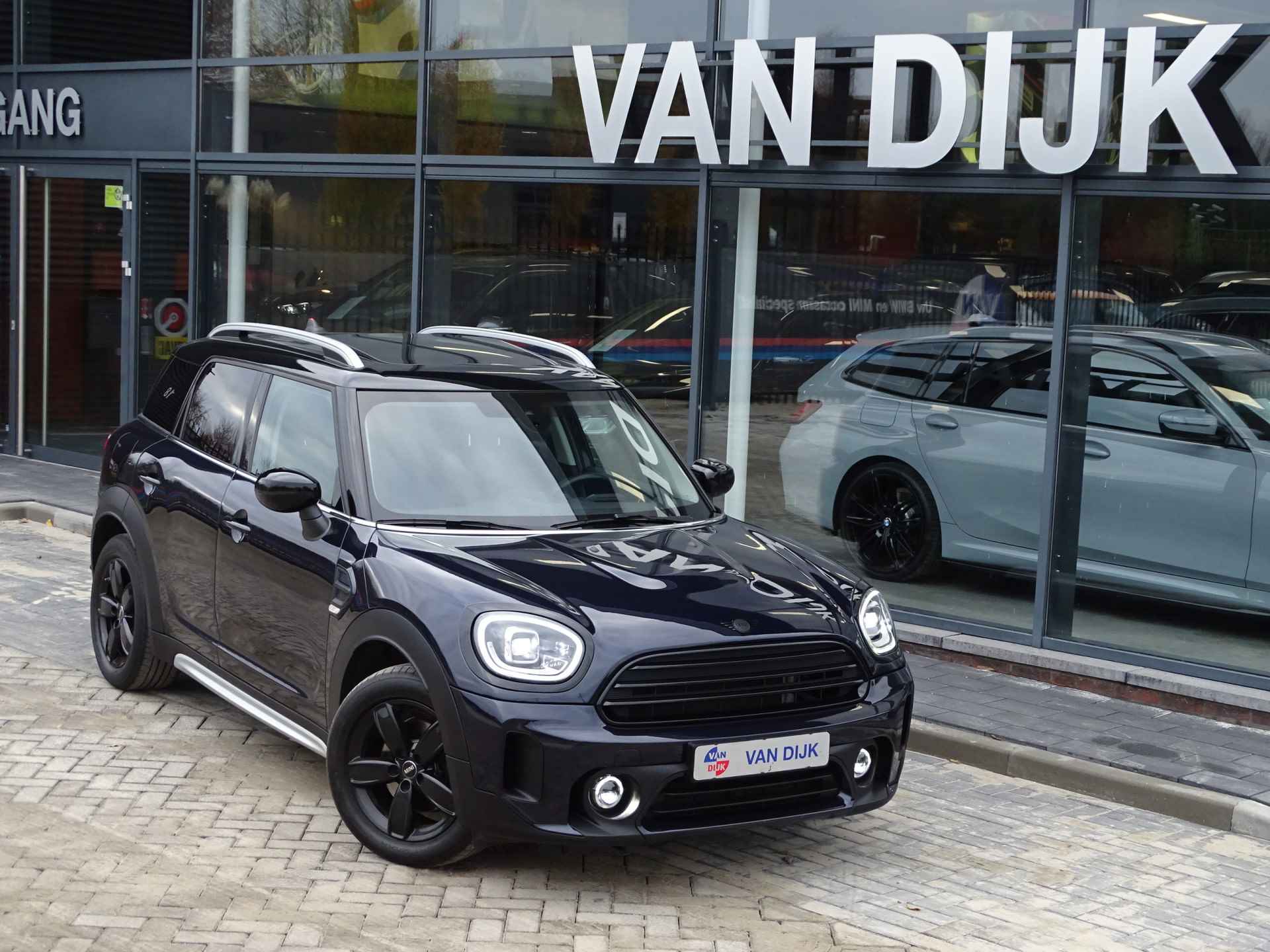 MINI Countryman 1.5 Cooper Business Pano.Dak Led Apple Carplay Nav.Plus 17" LM Velgen - 2/43