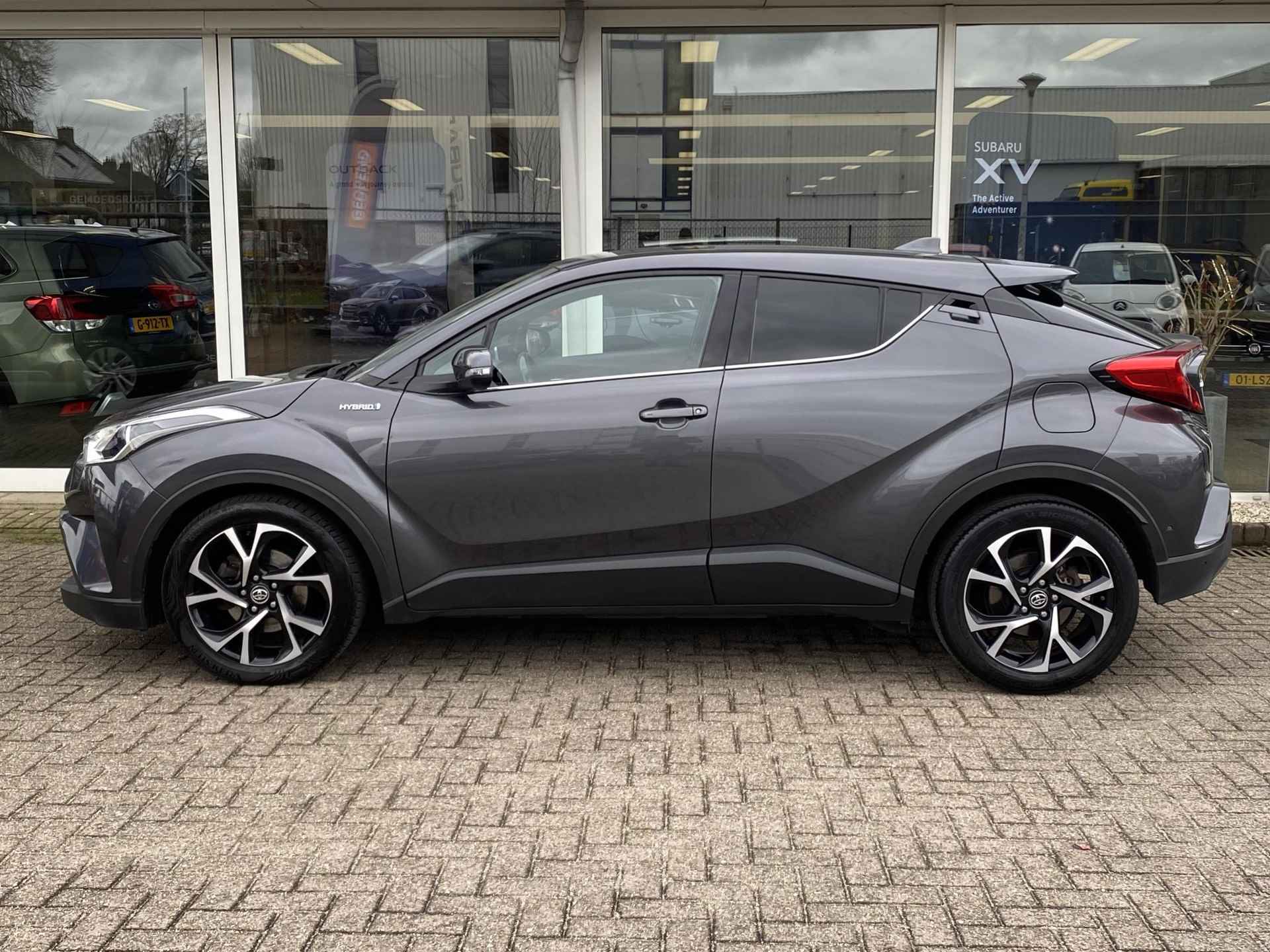 Toyota C-HR 1.8 Hybrid Business Intro | Adaptieve Cruise Control | Stoelverwarming voor | Achteruitrijcamera | Navigatie | Parkeersensoren voor + achter | - 3/34