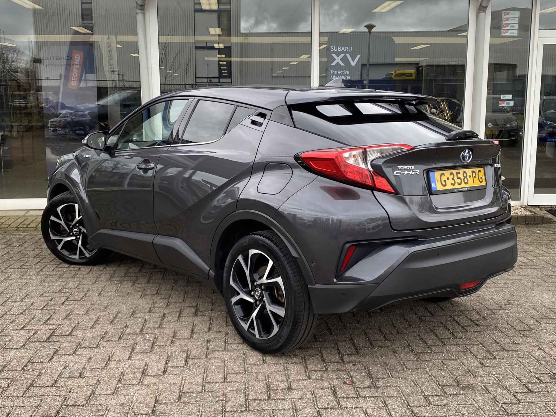 Toyota C-HR 1.8 Hybrid Business Intro | Adaptieve Cruise Control | Stoelverwarming voor | Achteruitrijcamera | Navigatie | Parkeersensoren voor + achter | - 6/34