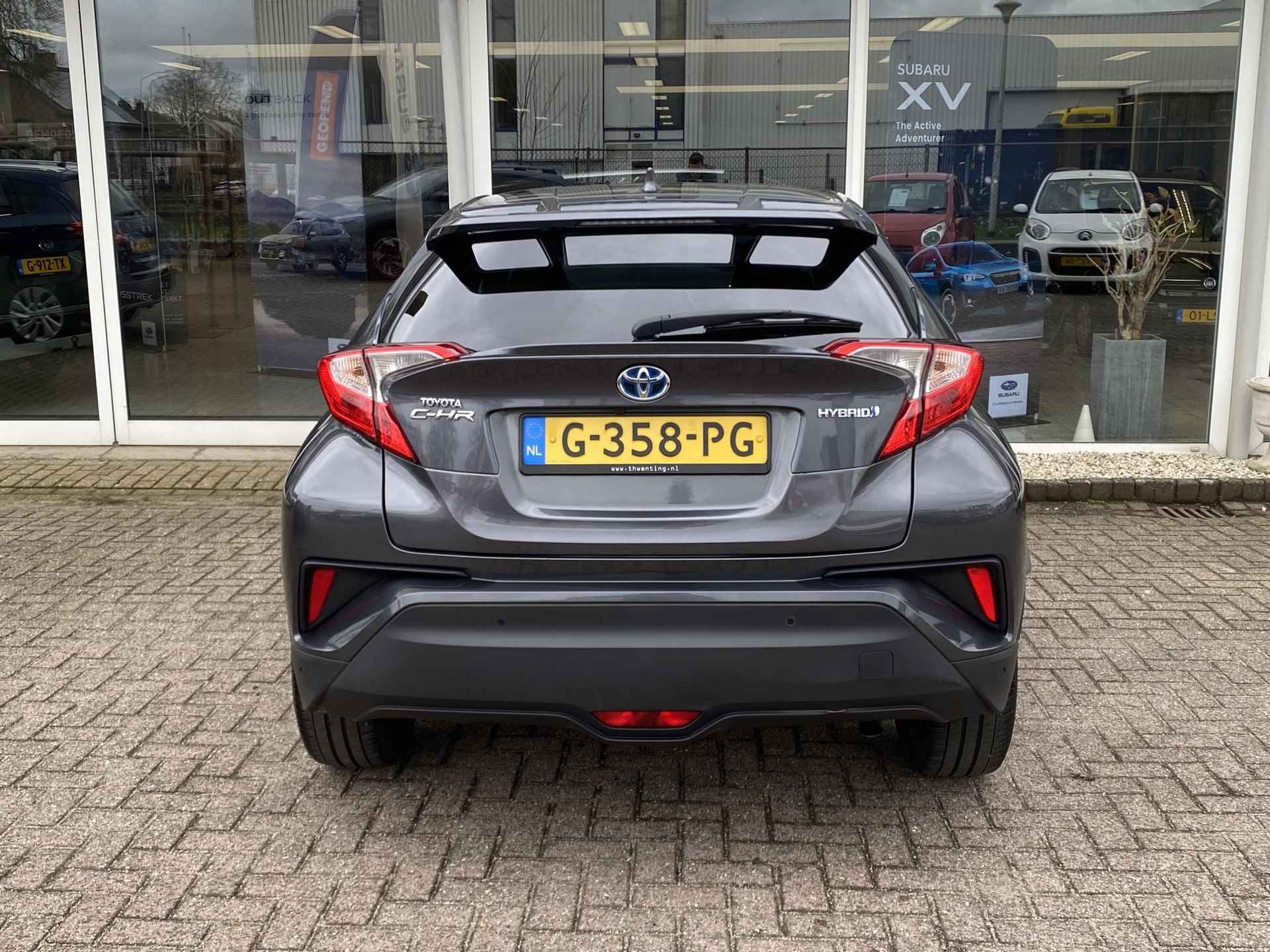 Toyota C-HR 1.8 Hybrid Business Intro | Adaptieve Cruise Control | Stoelverwarming voor | Achteruitrijcamera | Navigatie | Parkeersensoren voor + achter | - 8/34