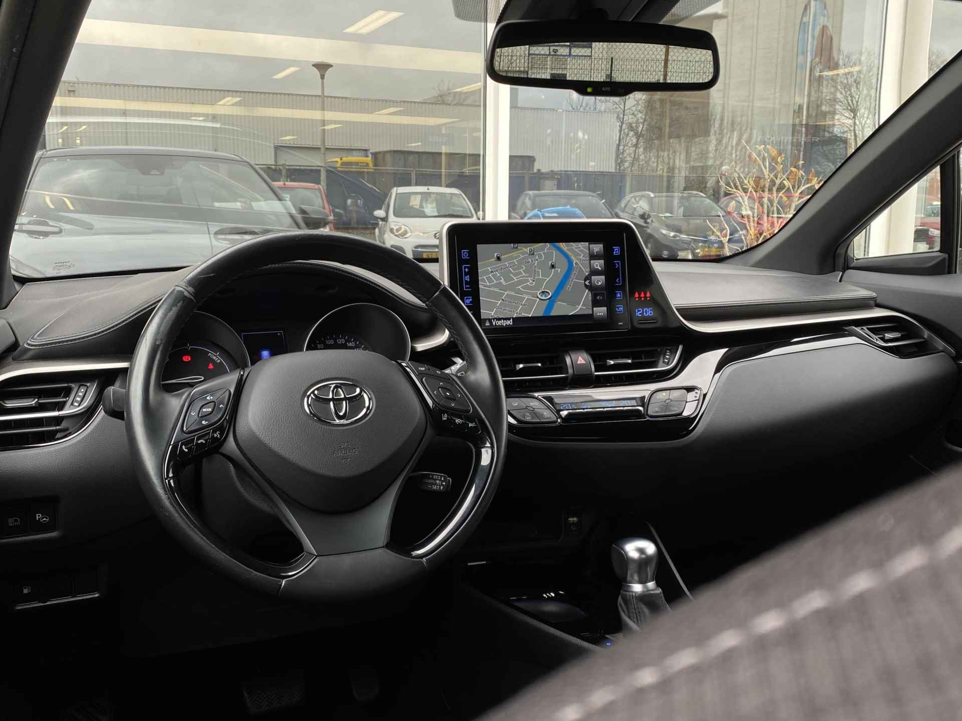 Toyota C-HR 1.8 Hybrid Business Intro | Adaptieve Cruise Control | Stoelverwarming voor | Achteruitrijcamera | Navigatie | Parkeersensoren voor + achter | - 10/34