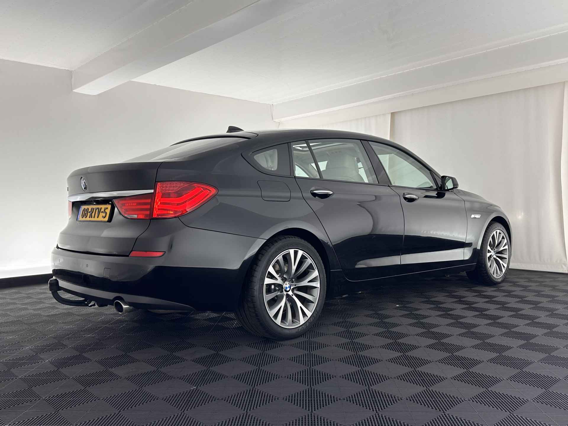 BMW 5 Serie Gran Turismo 535i High Executive Aut. *PANO | DAKOTA-FULL-LEATHER | BI-XENON | BLIND-SPOT | HIFI-SOUND | CAMERA | KEYLESS | NAVI-FULLMAP | ECC | PDC | CRUISE | HEAD-UP | TOWBAR |  SPORT-SEATS | 19''ALU* - 6/39