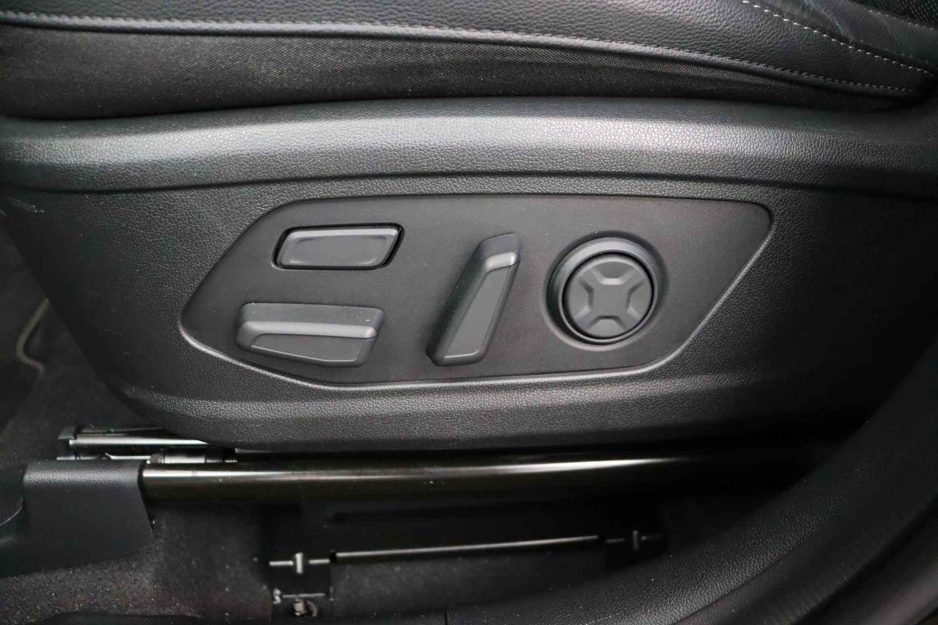 Kia Sorento 1.6 T-GDI Hybrid 2WD ExecutiveLine 7p. // TREKHAAK // 1e EIGENAAR // - 14/40