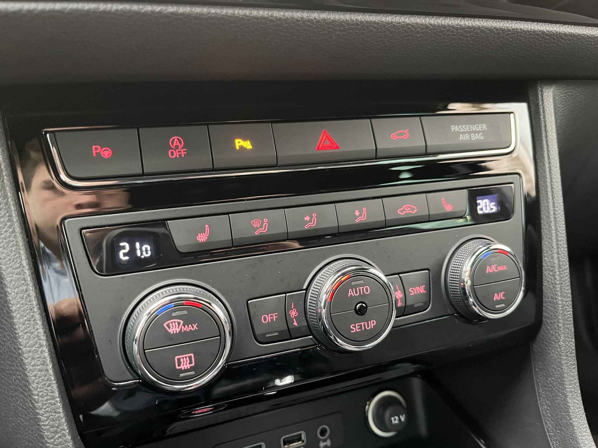 SEAT Ateca 1.5 TSI FR / AUTOMAAT/ BEATS AUDIO/ CAMERA/ PARK. SENSOREN/ STOEL VERWARM./ LED/ CRUISE/ VIRTUAL COCKPIT/ KEYLESS/ APP CONNECT/ NAVI/ CLIMA/ DAB/ - 28/48