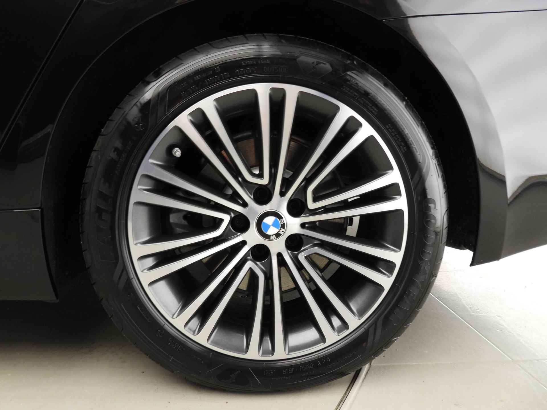 BMW 5 Serie Sedan 530e Adaptive LED | Leder | Navigatie | Comfortzetels | Chrome line | DAb | Hifi speakers | Alu 18 inch - 40/41