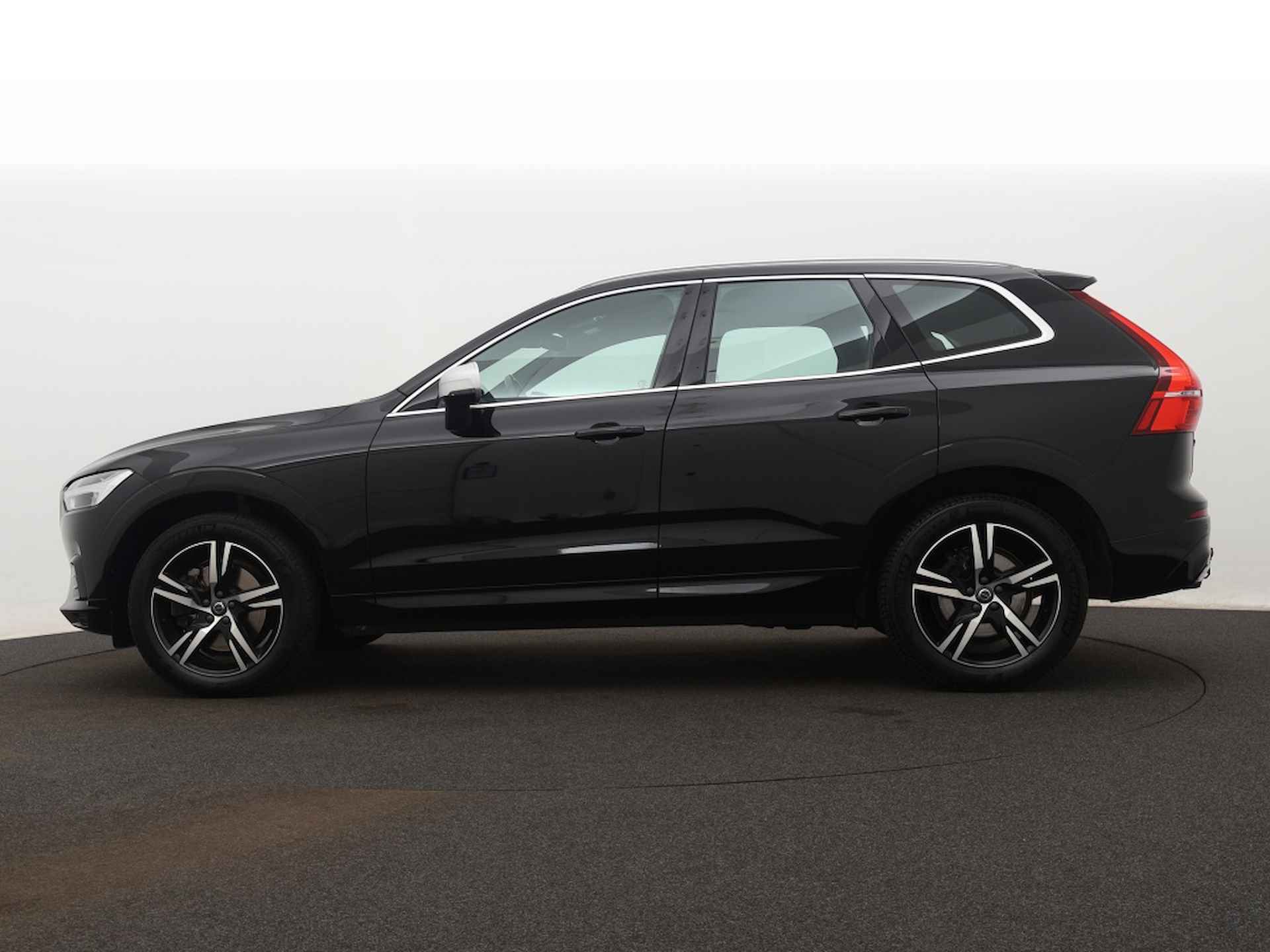 Volvo XC60 2.0 D4 AWD R-Design | Trekhaak | Parkeersensoren - 2/42