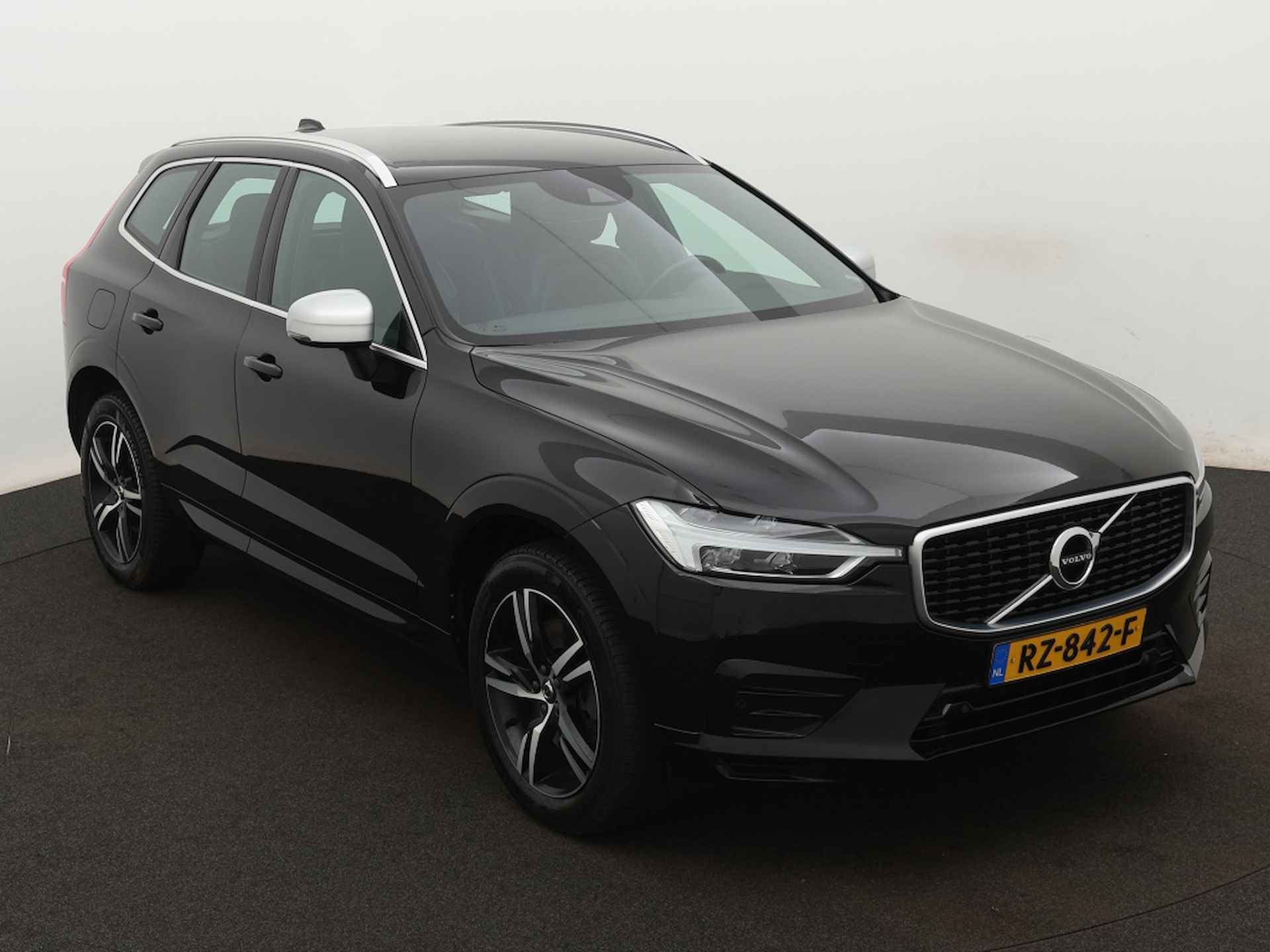 Volvo XC60 2.0 D4 AWD R-Design | Trekhaak | Parkeersensoren - 8/42