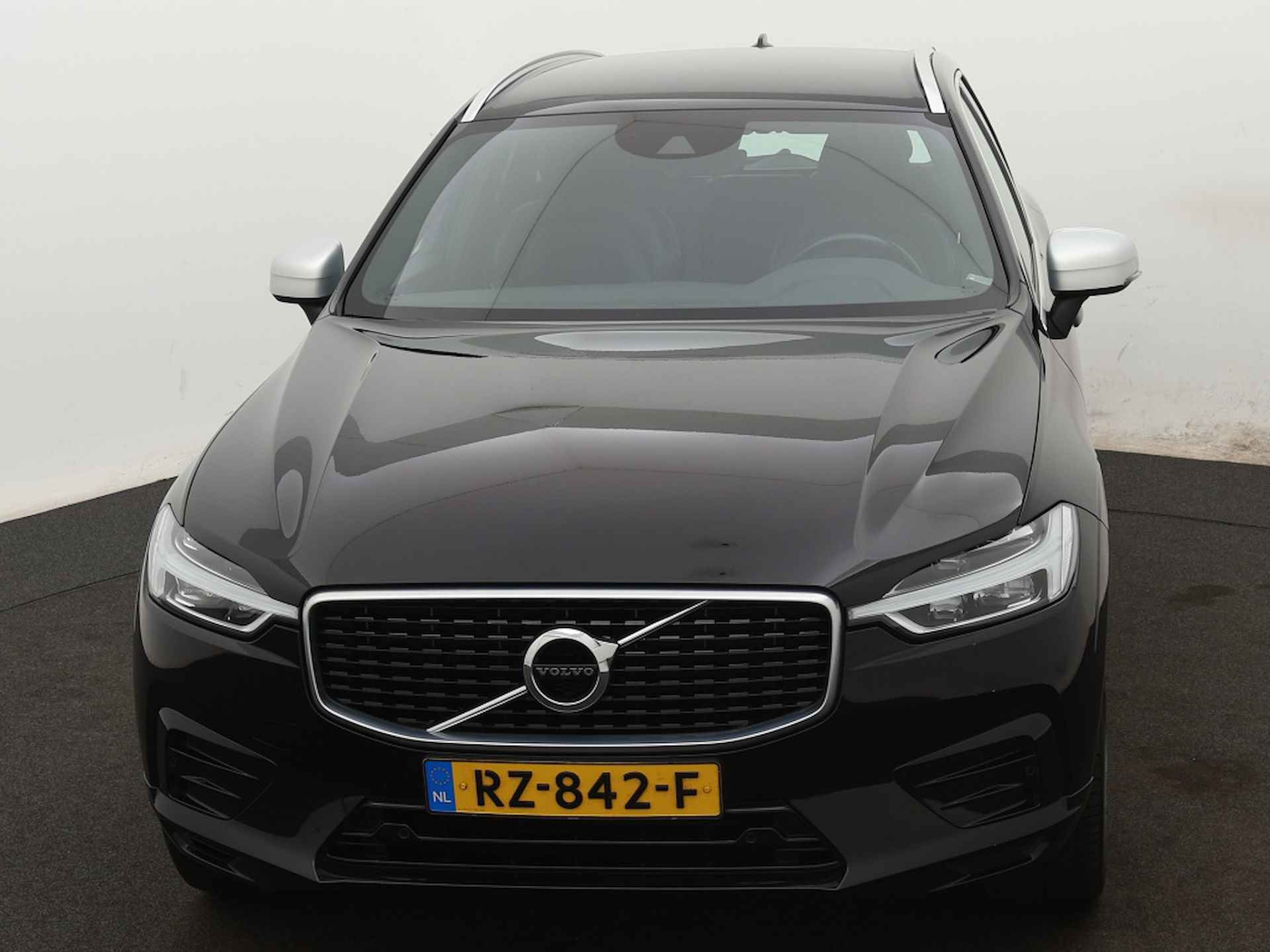 Volvo XC60 2.0 D4 AWD R-Design | Trekhaak | Parkeersensoren - 9/42