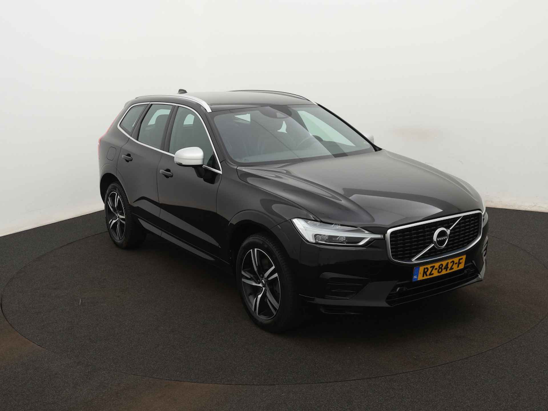 Volvo XC60 2.0 D4 AWD R-Design | Trekhaak | Parkeersensoren - 12/42