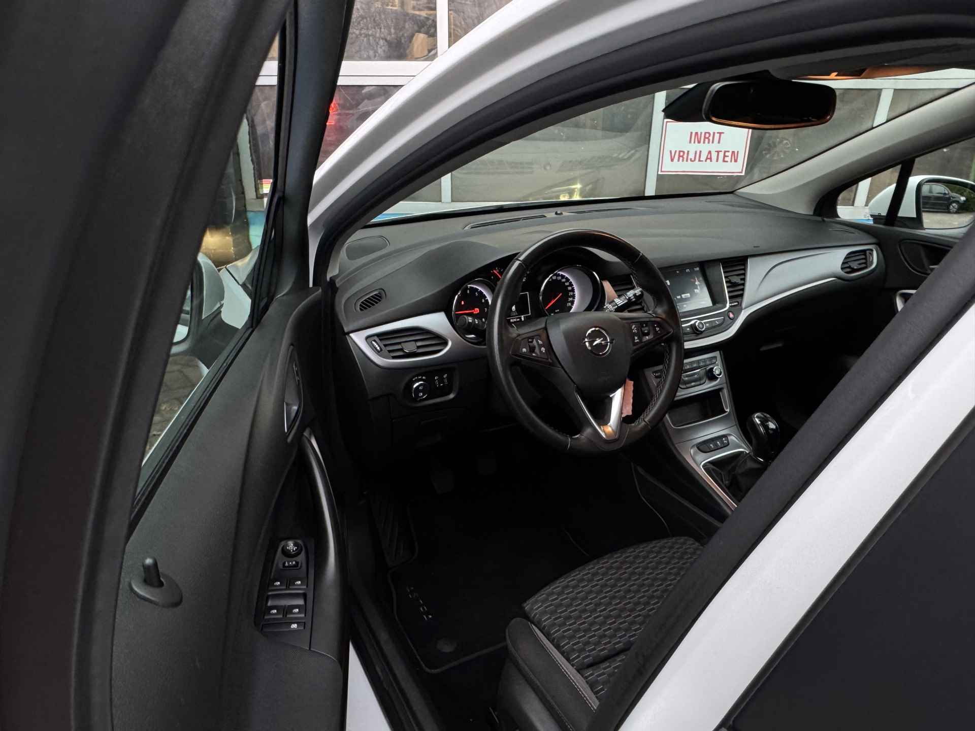 Opel Astra Sports Tourer 1.2 Edition Prijs Inclusief Onderhoud & 12 Maand BOVAG Garantie | Achteruitrijcamera | Climate Control | - 31/51