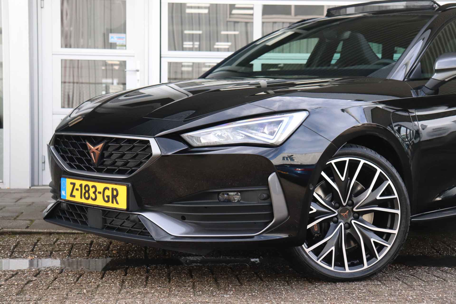 CUPRA Leon Sportstourer 1.4 e-Hybrid 245PK VZ Performance | NL-auto!! | Panoramadak | Adaptieve Cruise Control | Stuur- & Stoelverwarming | Elek. achterklep - 2/34