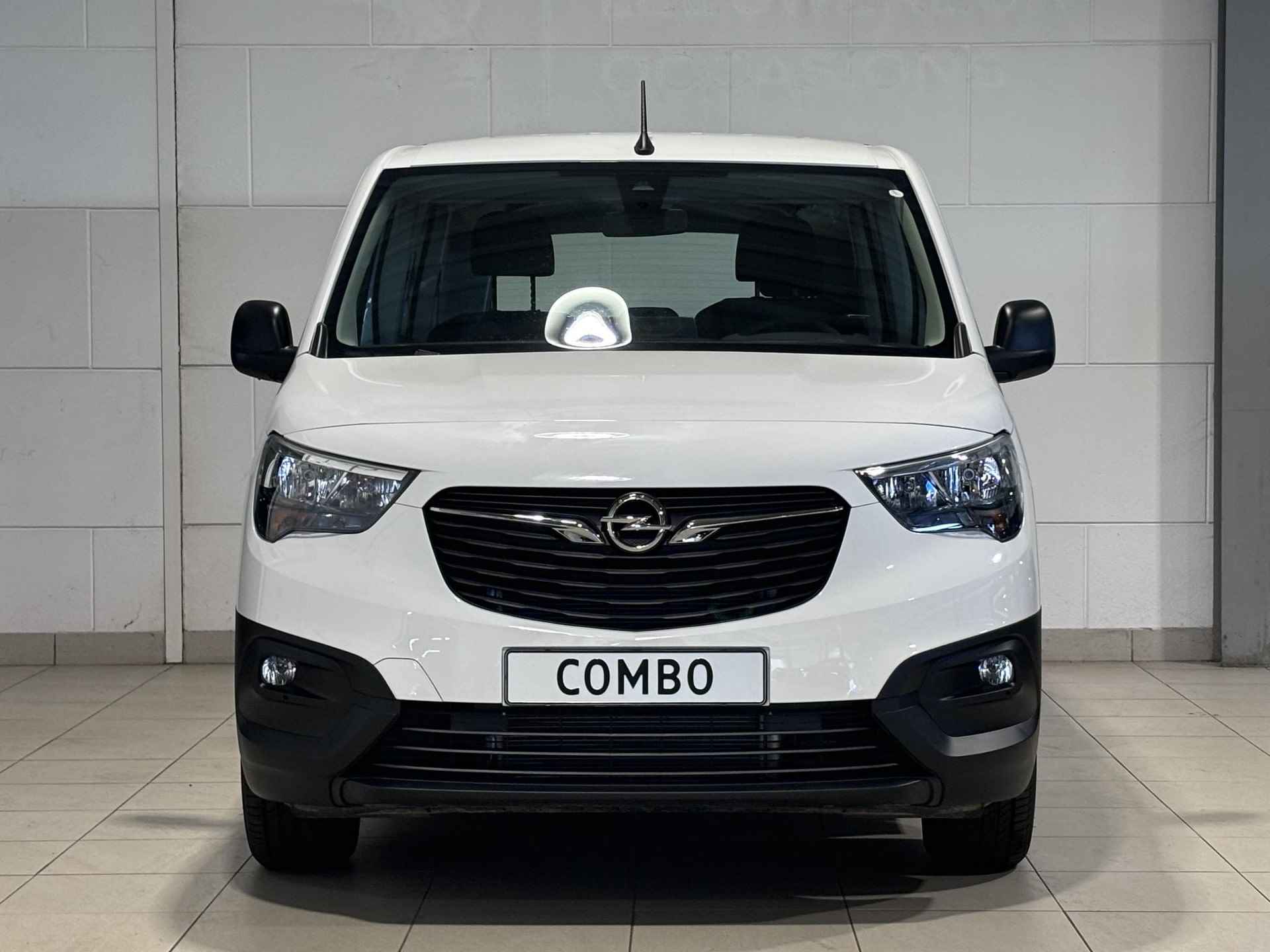 Opel Combo-e Life L2 Edition 50 kWh |+2.000 EURO SUBSIDIE| NAVI | Parkeersensoren achter | Comfortstoel | Neerklapbare passagiersstoel | Licht- en regensensor | Mistlampen | N30817 - 6/46