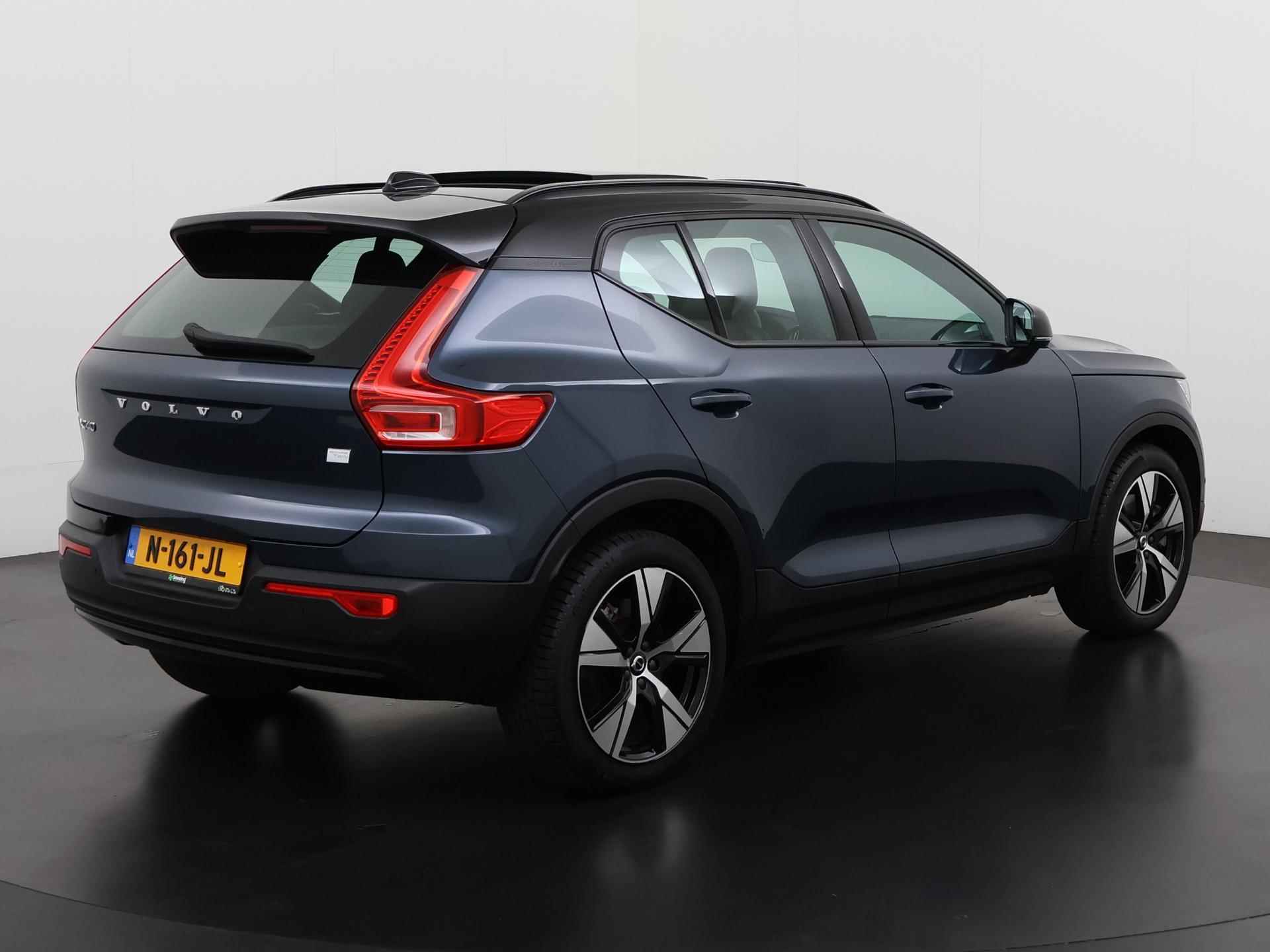 Volvo XC40 Recharge P8 AWD Pro | Panoramadak | Leder | 360 Camera | Harman/Kardon | Zondag Open! - 4/44