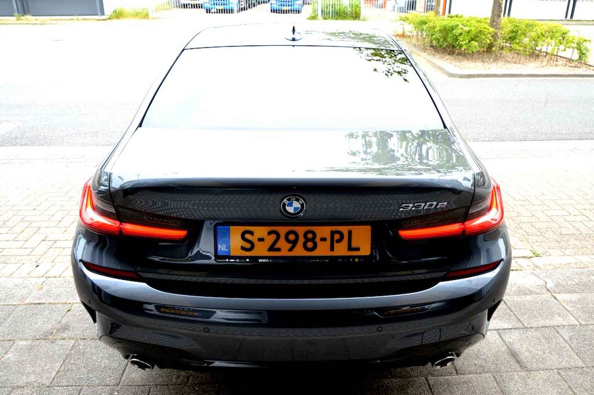 BMW 3-serie 330e High Executive M Sport Individual 292 PK - 15/59