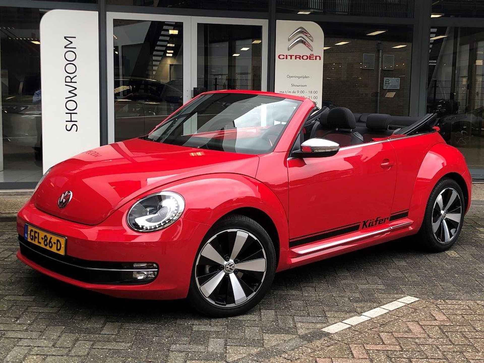 Volkswagen Beetle Cabrio Automaat Design - 1/12