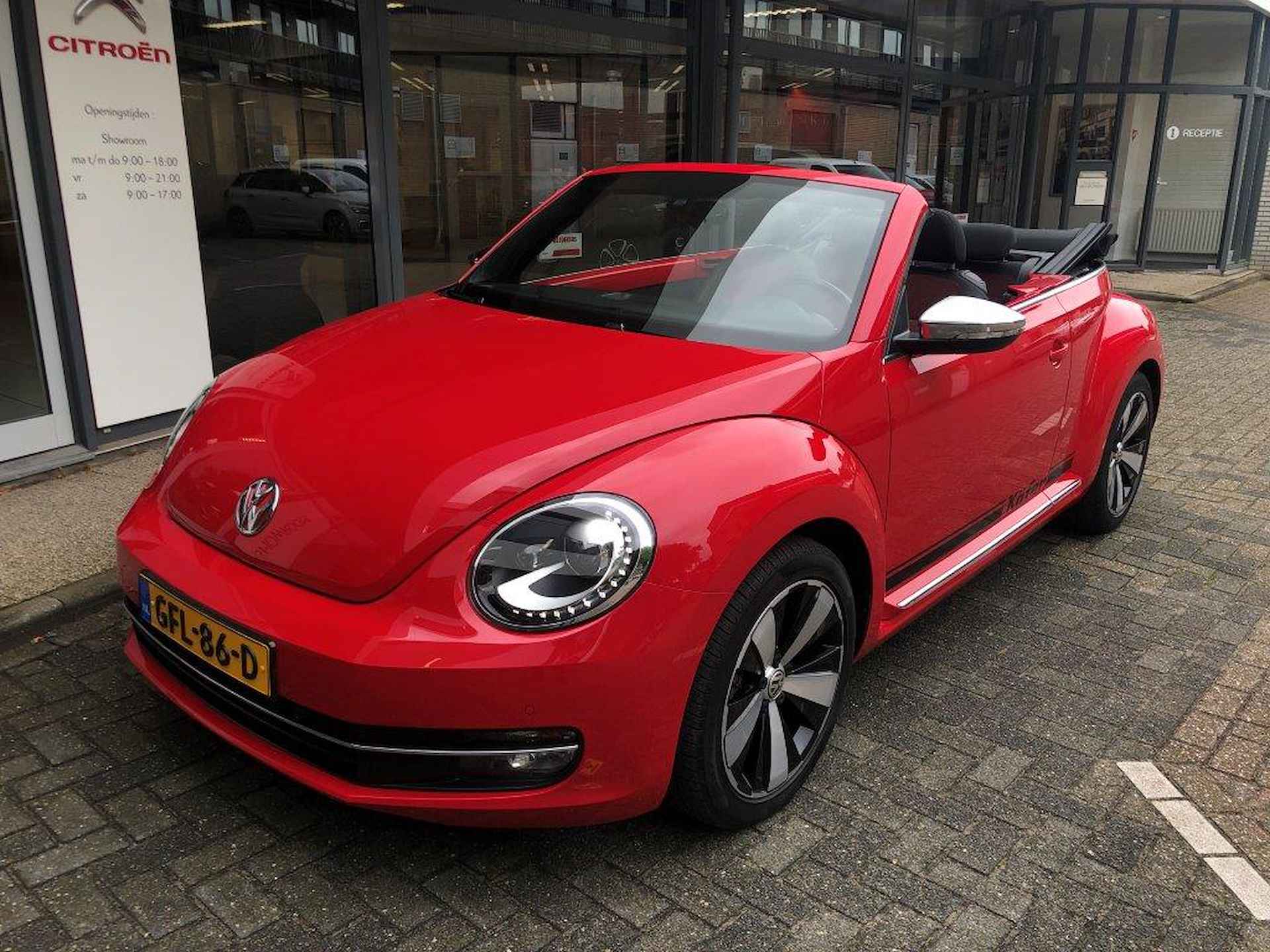 Volkswagen Beetle Cabrio Automaat Design - 3/12