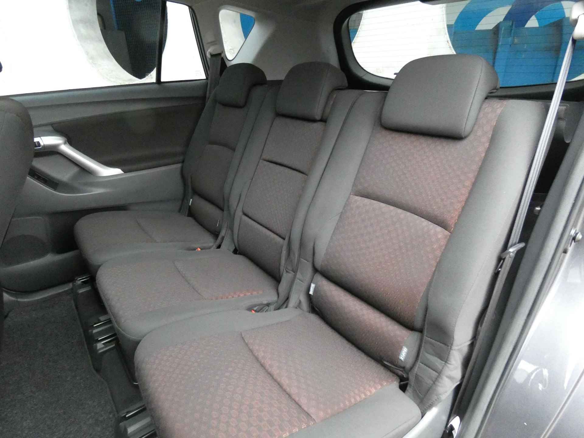 Toyota Verso 1.8 VVT-i Business | NAVIGATIE | PANORAMADAK | TREKHAAK | - 9/25