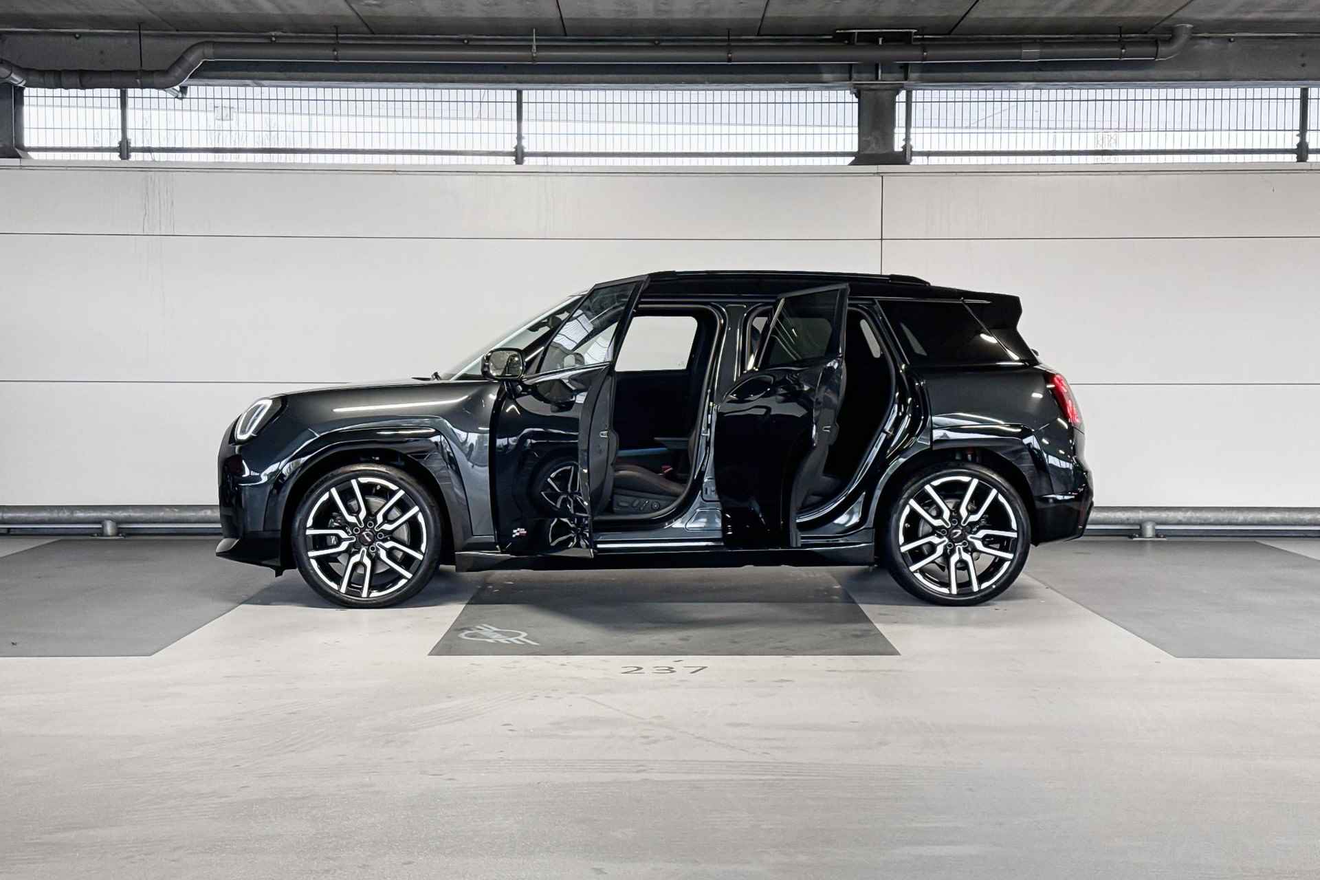 MINI Aceman SE John Cooper Works 54.2 kWh | Pakket XL | Dak en spiegelkappen in Jetblack - 3/22