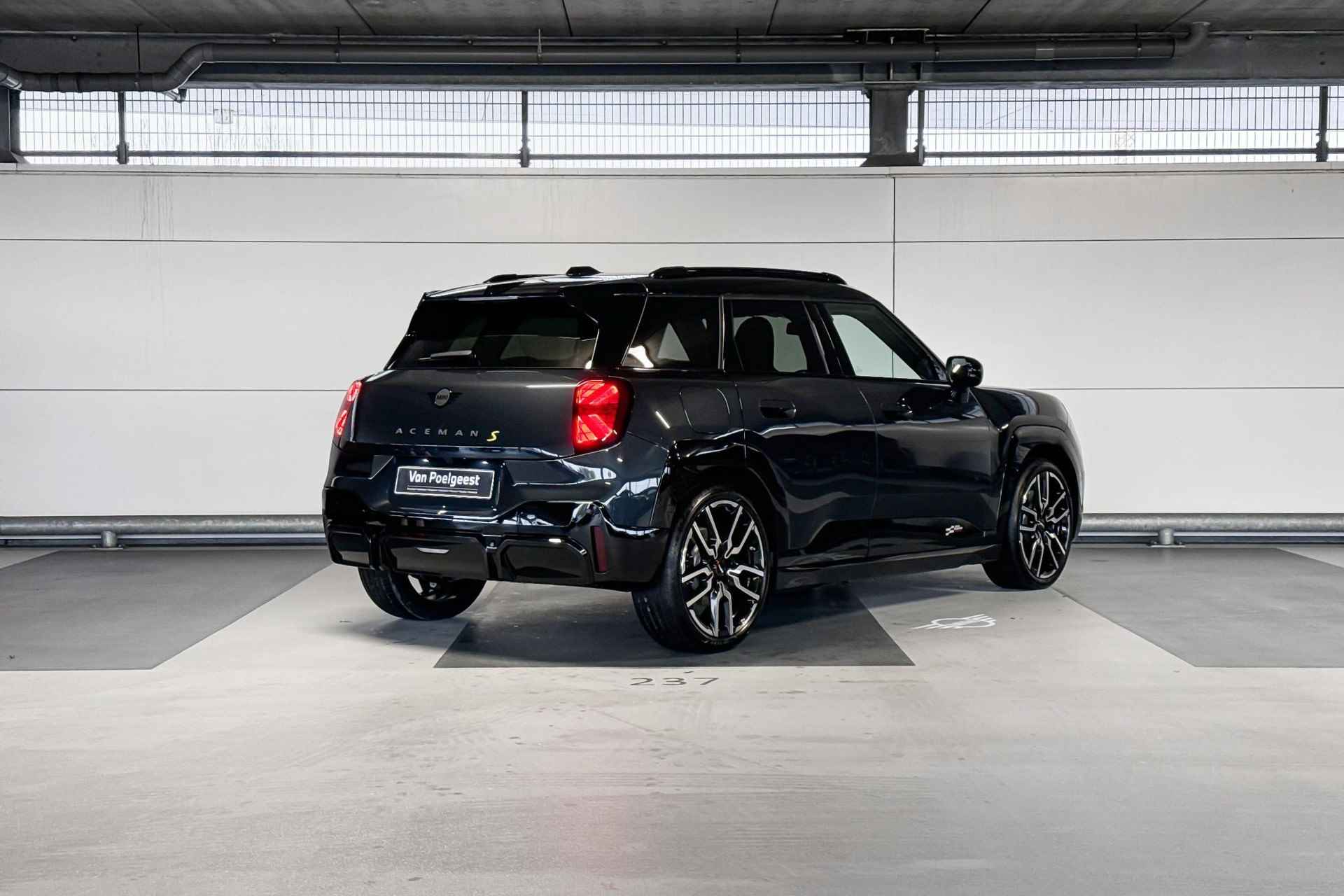 MINI Aceman SE John Cooper Works 54.2 kWh | Pakket XL | Dak en spiegelkappen in Jetblack - 6/22