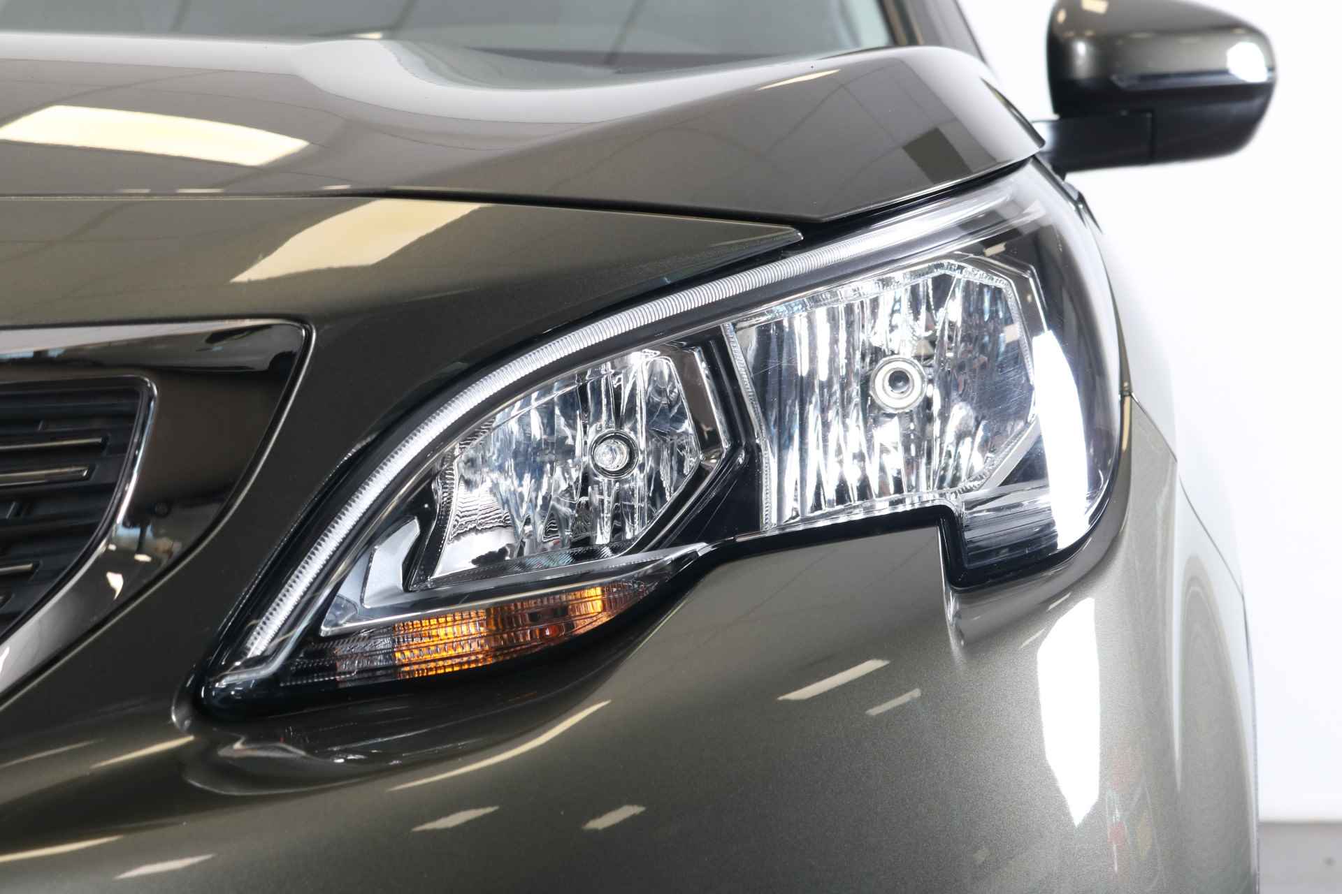 Peugeot 5008 1.2 130PK 7-zits Allure EAT8 Automaat | Navi | Camera | Clima | Cruise | Stoelverwarming | Elektrische Stoelverstelling | AGR-Bestuurdersstoel | Parkeersensoren V+A | 19" Lichtmetaal | - 4/51