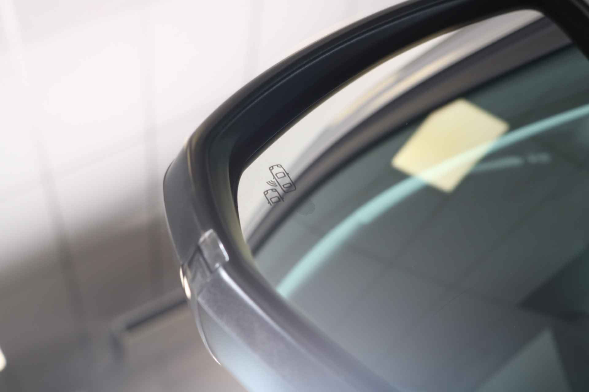 Peugeot 5008 1.2 130PK 7-zits Allure EAT8 Automaat | Navi | Camera | Clima | Cruise | Stoelverwarming | Elektrische Stoelverstelling | AGR-Bestuurdersstoel | Parkeersensoren V+A | 19" Lichtmetaal | - 15/51