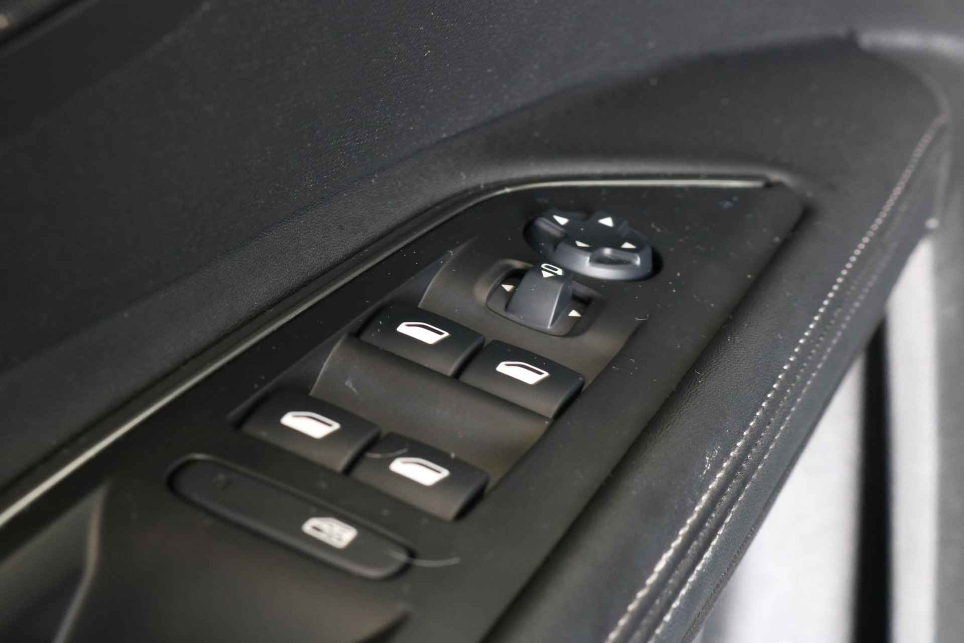 Peugeot 5008 1.2 130PK 7-zits Allure EAT8 Automaat | Navi | Camera | Clima | Cruise | Stoelverwarming | Elektrische Stoelverstelling | AGR-Bestuurdersstoel | Parkeersensoren V+A | 19" Lichtmetaal | - 28/51