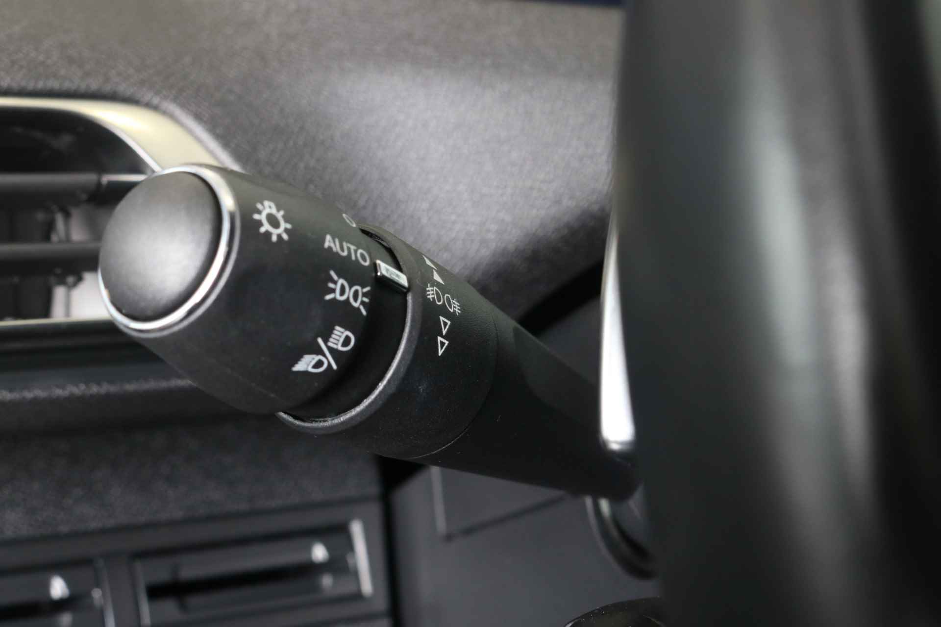 Peugeot 5008 1.2 130PK 7-zits Allure EAT8 Automaat | Navi | Camera | Clima | Cruise | Stoelverwarming | Elektrische Stoelverstelling | AGR-Bestuurdersstoel | Parkeersensoren V+A | 19" Lichtmetaal | - 32/51