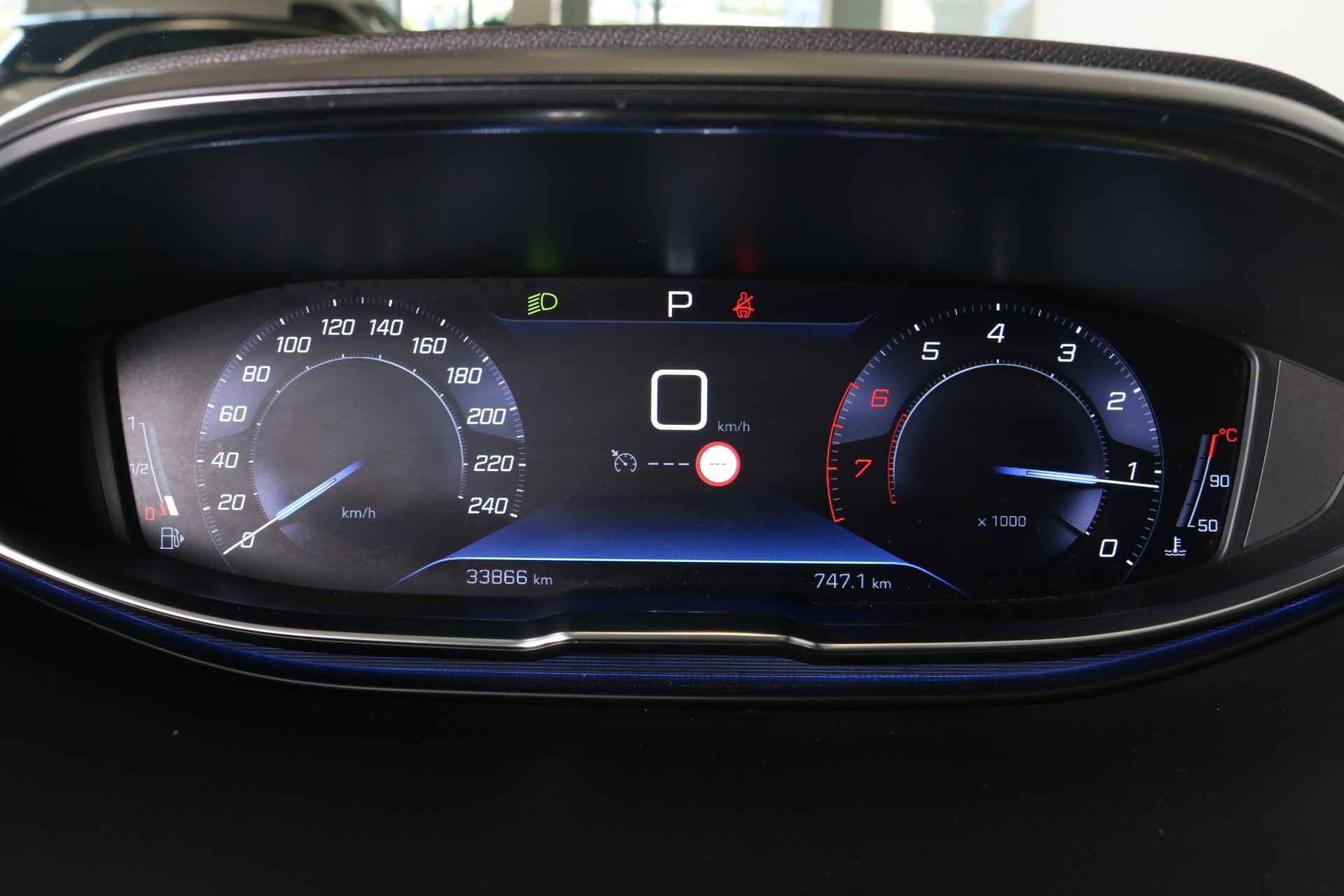 Peugeot 5008 1.2 130PK 7-zits Allure EAT8 Automaat | Navi | Camera | Clima | Cruise | Stoelverwarming | Elektrische Stoelverstelling | AGR-Bestuurdersstoel | Parkeersensoren V+A | 19" Lichtmetaal | - 36/51