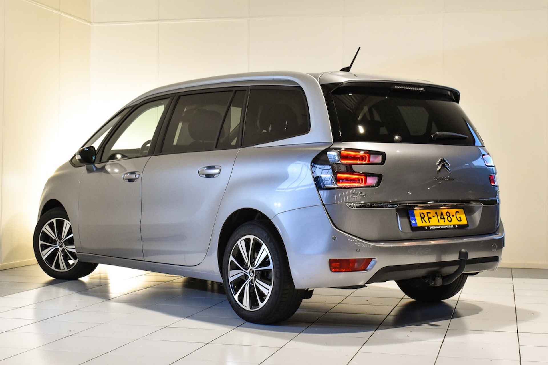 Citroen Grand C4 Picasso 1.2 PureT. Shine / TREKHAAK / CAMERA / APPLE + ANDROID - 4/30