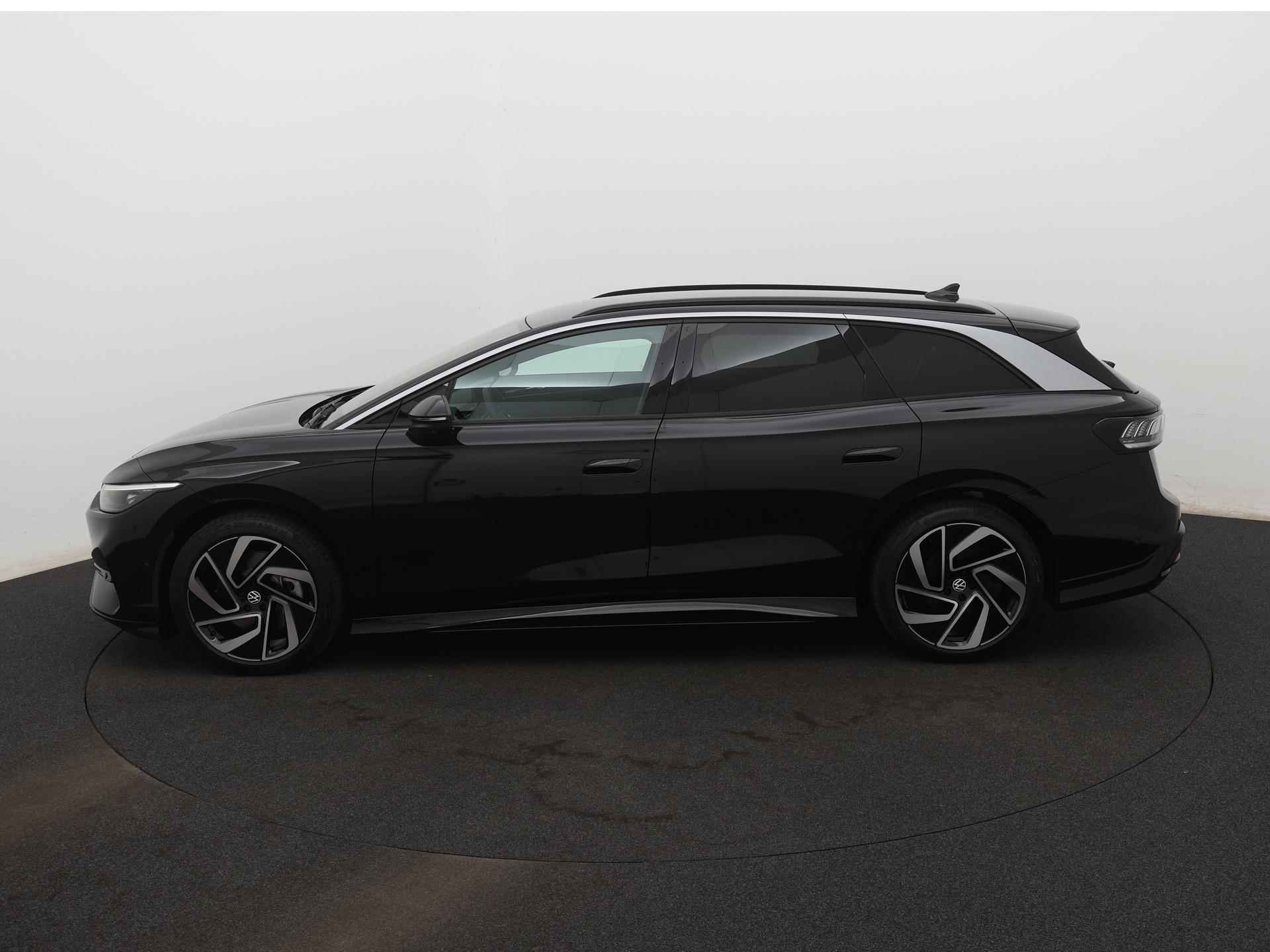 Volkswagen ID.7 Tourer Pro Business 77 kWh 286 PK | Elektrisch verstelbare voorstoelen | Navigatie | Apple Carplay | IQ Lights | 360 Camera | Dodehoeksensoren | Ruiten getint | 20" Lichtmetalen velgen | - 2/23