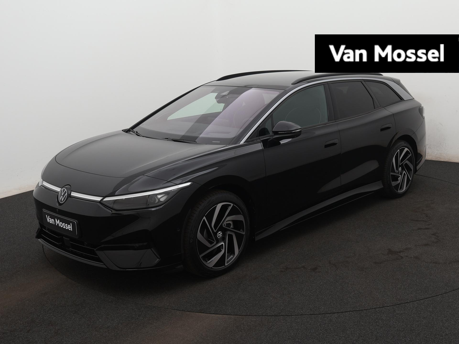 Volkswagen ID.7 Tourer Pro Business 77 kWh 286 PK | Elektrisch verstelbare voorstoelen | Navigatie | Apple Carplay | IQ Lights | 360 Camera | Dodehoeksensoren | Ruiten getint | 20" Lichtmetalen velgen |