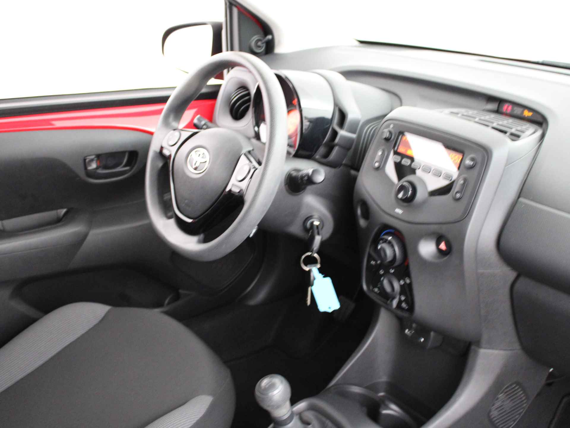 Toyota Aygo 1.0 VVT-i x-fun | Airco | Centrale deurvergrendeling met afstandsbediening | - 40/42