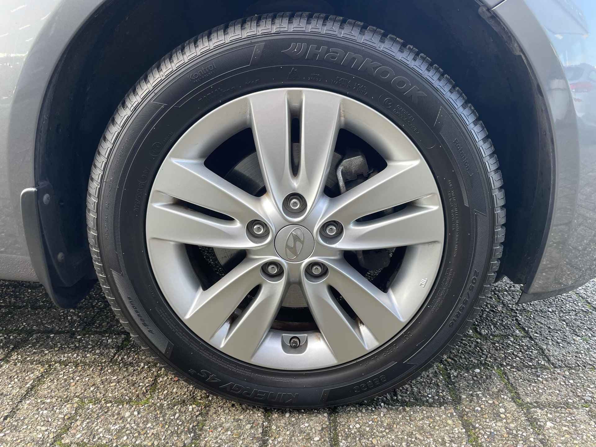 Hyundai ix20 1.4i Go! / Navigatie / Airco / 1e eigenaar / Lmv / - 4/29