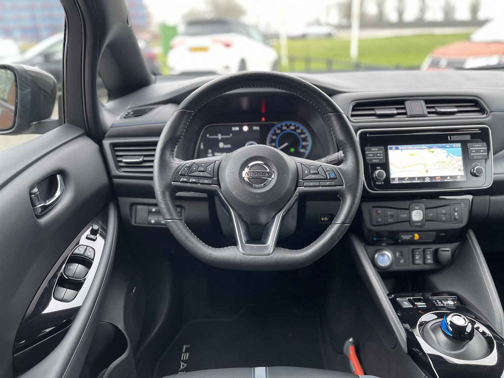 Nissan LEAF Tekna 40 kWh *€2.000 SUBSIDIE MOGELIJK!* | ProPILOT | Leder/Alcantara | Adapt. Cruise Control | 360° Camera | Dodehoek Detectie | Stuur- + Stoelverwarming | Rijklaarprijs! - 14/28