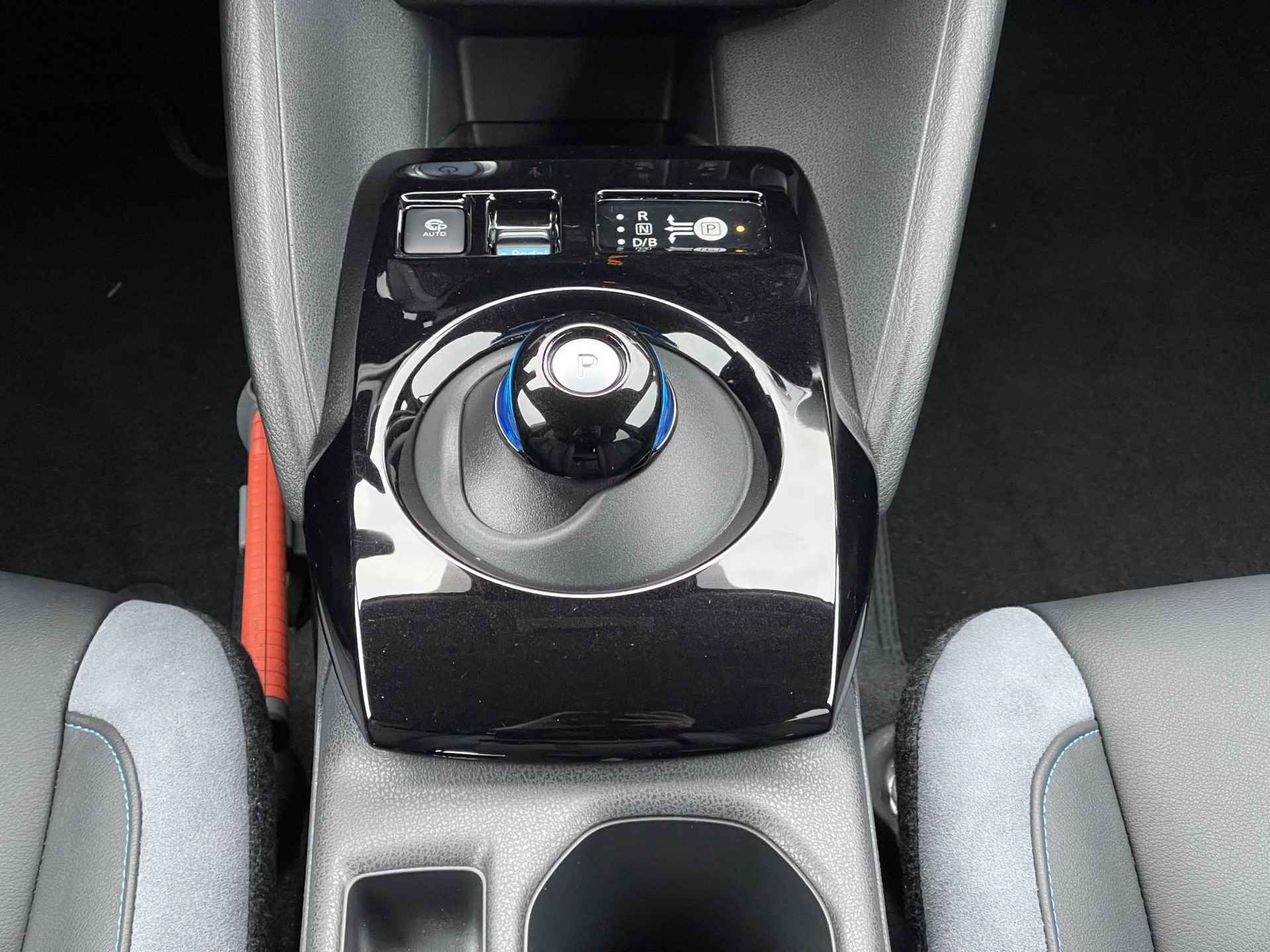 Nissan LEAF Tekna 40 kWh *€2.000 SUBSIDIE MOGELIJK!* | ProPILOT | Leder/Alcantara | Adapt. Cruise Control | 360° Camera | Dodehoek Detectie | Stuur- + Stoelverwarming | Rijklaarprijs! - 20/28