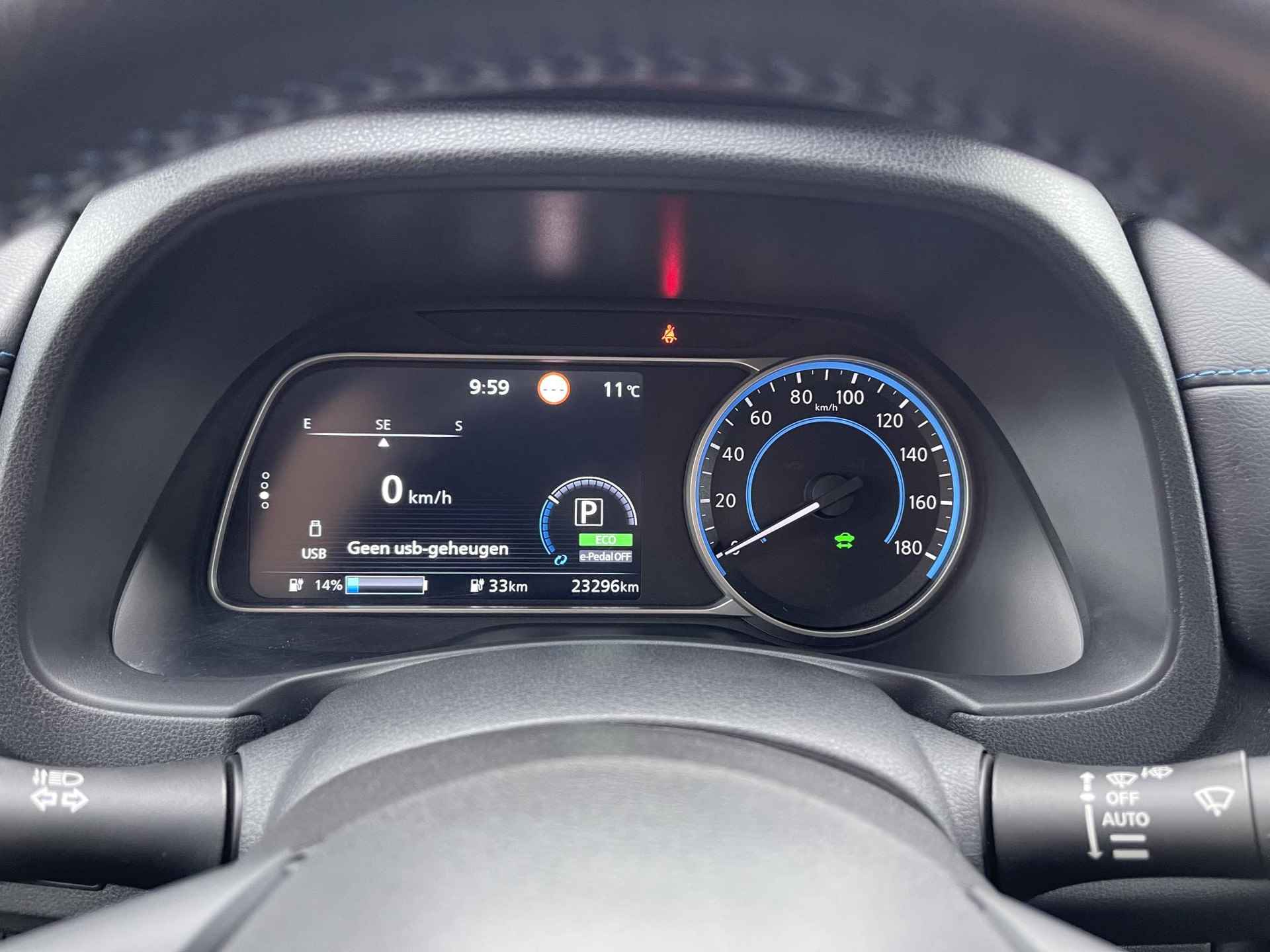 Nissan LEAF Tekna 40 kWh *€2.000 SUBSIDIE MOGELIJK!* | ProPILOT | Leder/Alcantara | Adapt. Cruise Control | 360° Camera | Dodehoek Detectie | Stuur- + Stoelverwarming | Rijklaarprijs! - 27/28