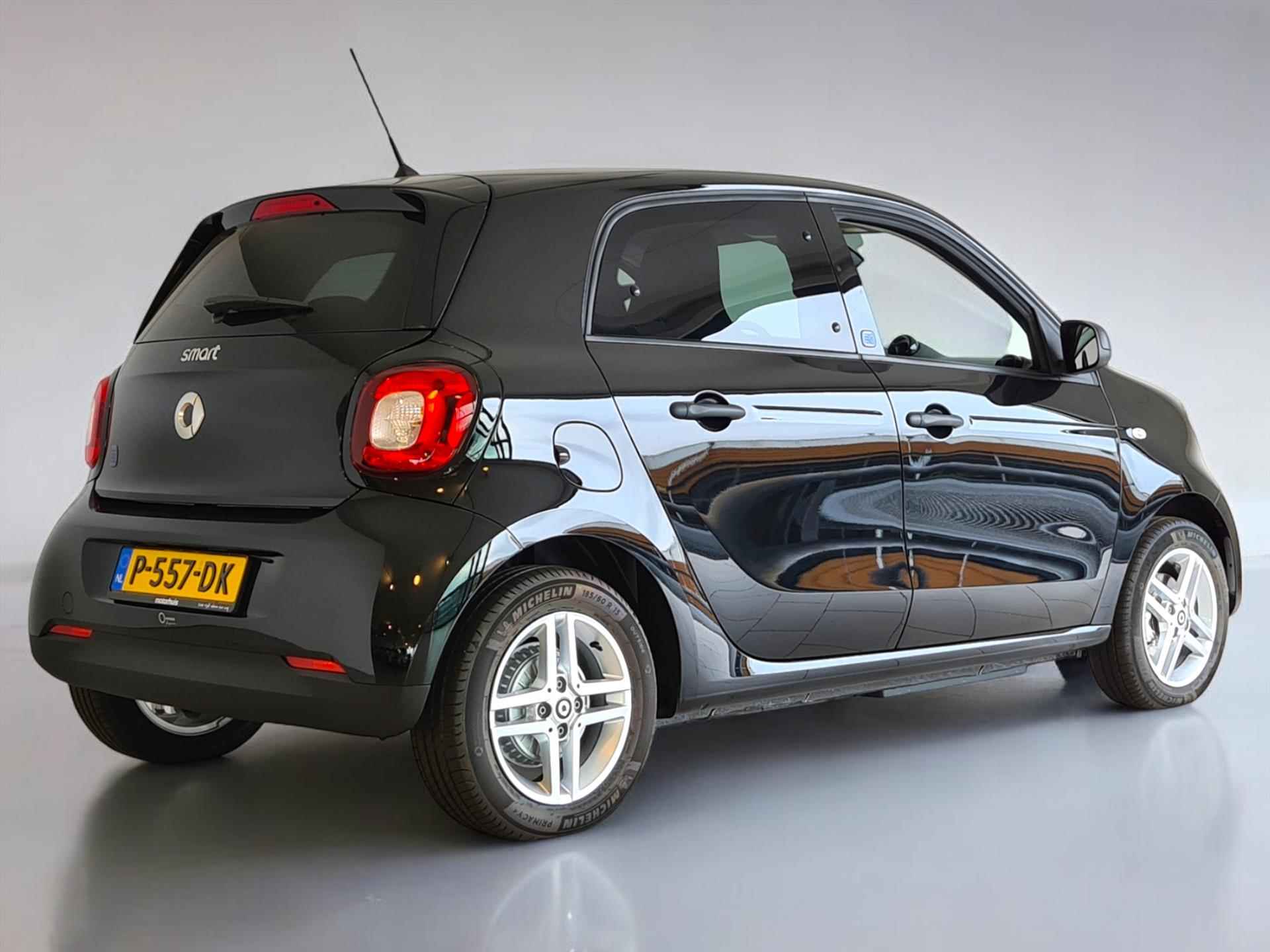 SMART Forfour EQ 82pk Essential LMV ECC STOELV - 2/28