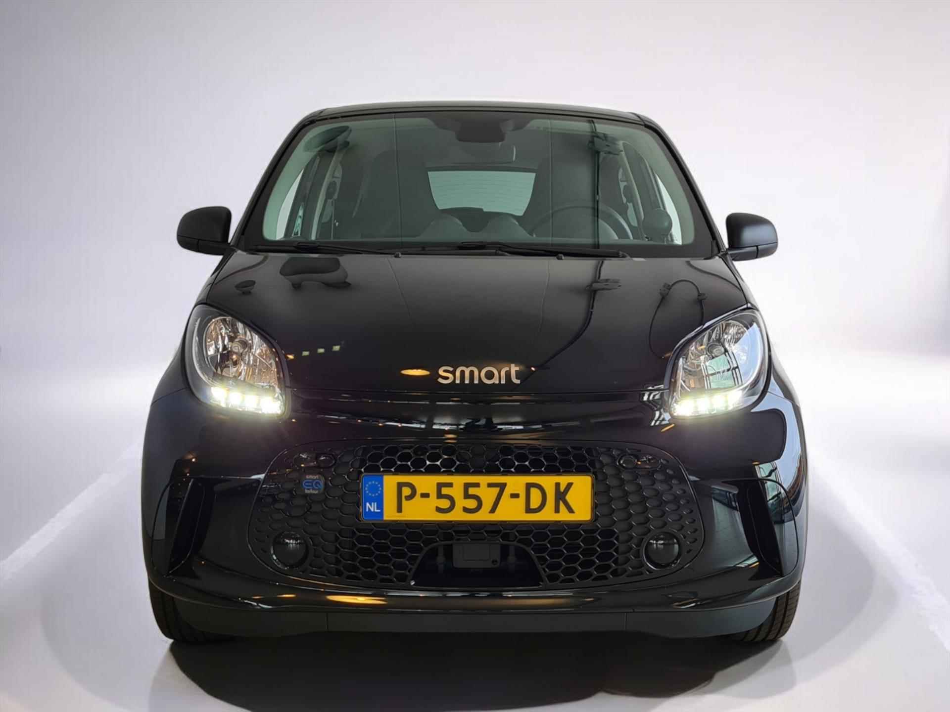 SMART Forfour EQ 82pk Essential LMV ECC STOELV - 9/28