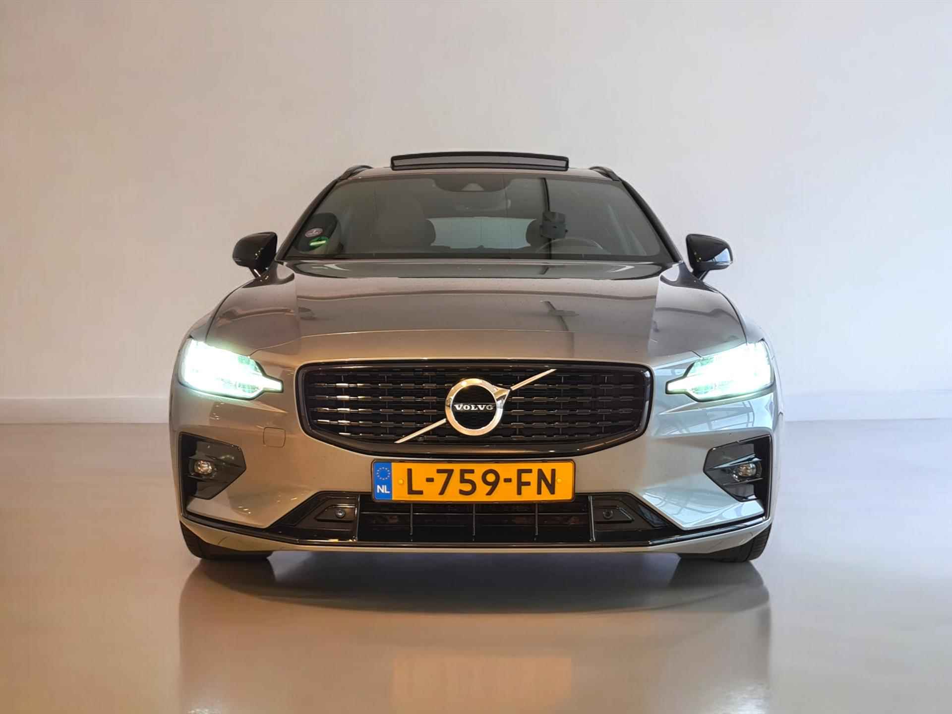 Volvo V60 B3 163PK AUTOMAAT R-DESIGN AUTOMAAT FULL LED PANO BLISS HARMON KARDON TREKHAAK LEDER WINTERPACK - 11/43