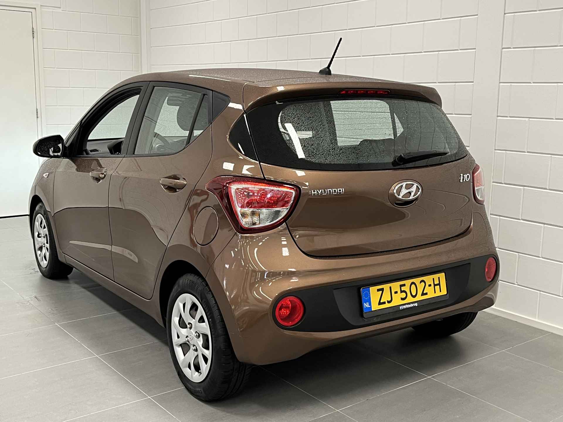 Hyundai i10 1.0i Comfort RADIO MET BLUETOOTH CARKIT | AIRCO | CENTRALE VERGRENDELING | LEUKE AUTO! - 11/42