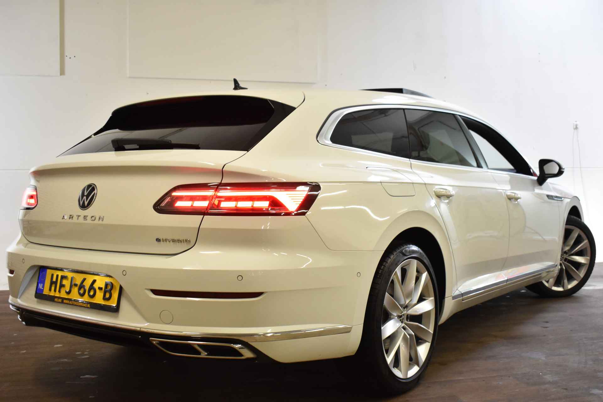 Volkswagen Arteon Shooting Brake eHybrid 218PK DSG R-LINE SPORT BUSINESS + CAMERA/TREKHAAK/PANORAMADAK - 3/53