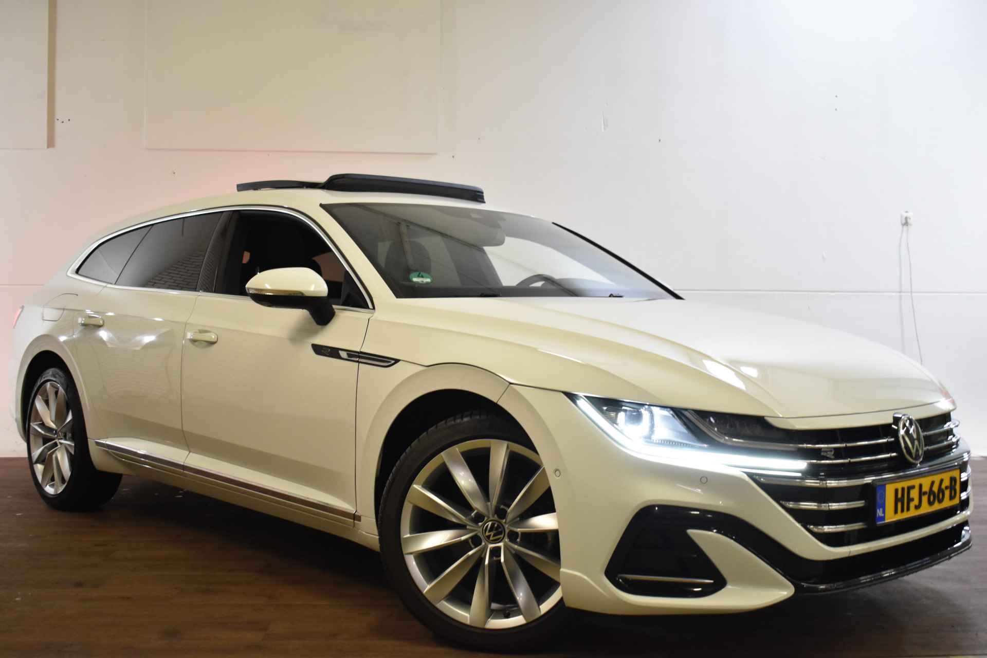 Volkswagen Arteon Shooting Brake eHybrid 218PK DSG R-LINE SPORT BUSINESS + CAMERA/TREKHAAK/PANORAMADAK - 11/53