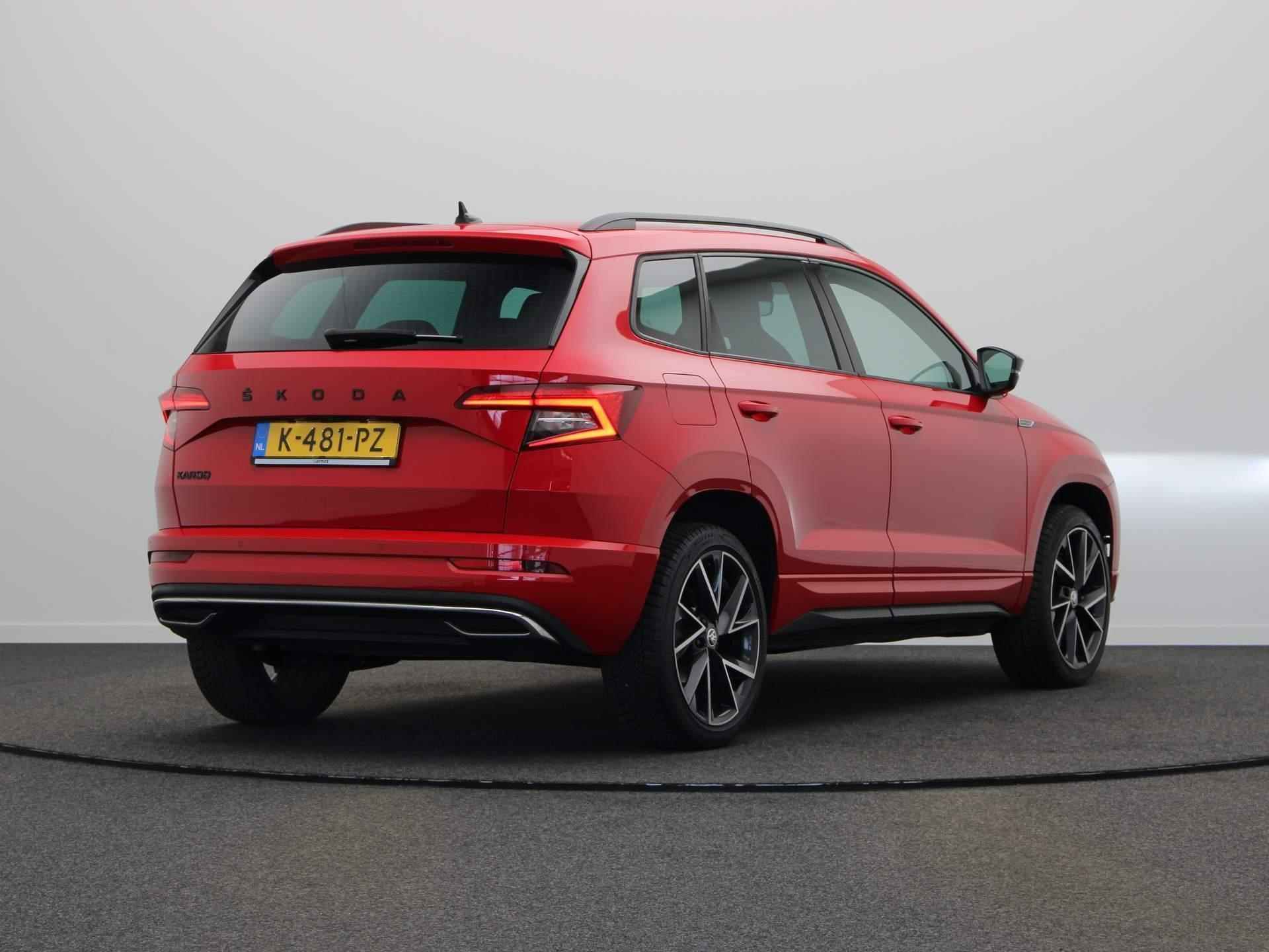 Skoda Karoq 1.5 TSI ACT Sportline Business | Verwarmde Voorruit | Achteruitrijcamera | Apple Carplay | 19 Inch Velgen | - 18/40