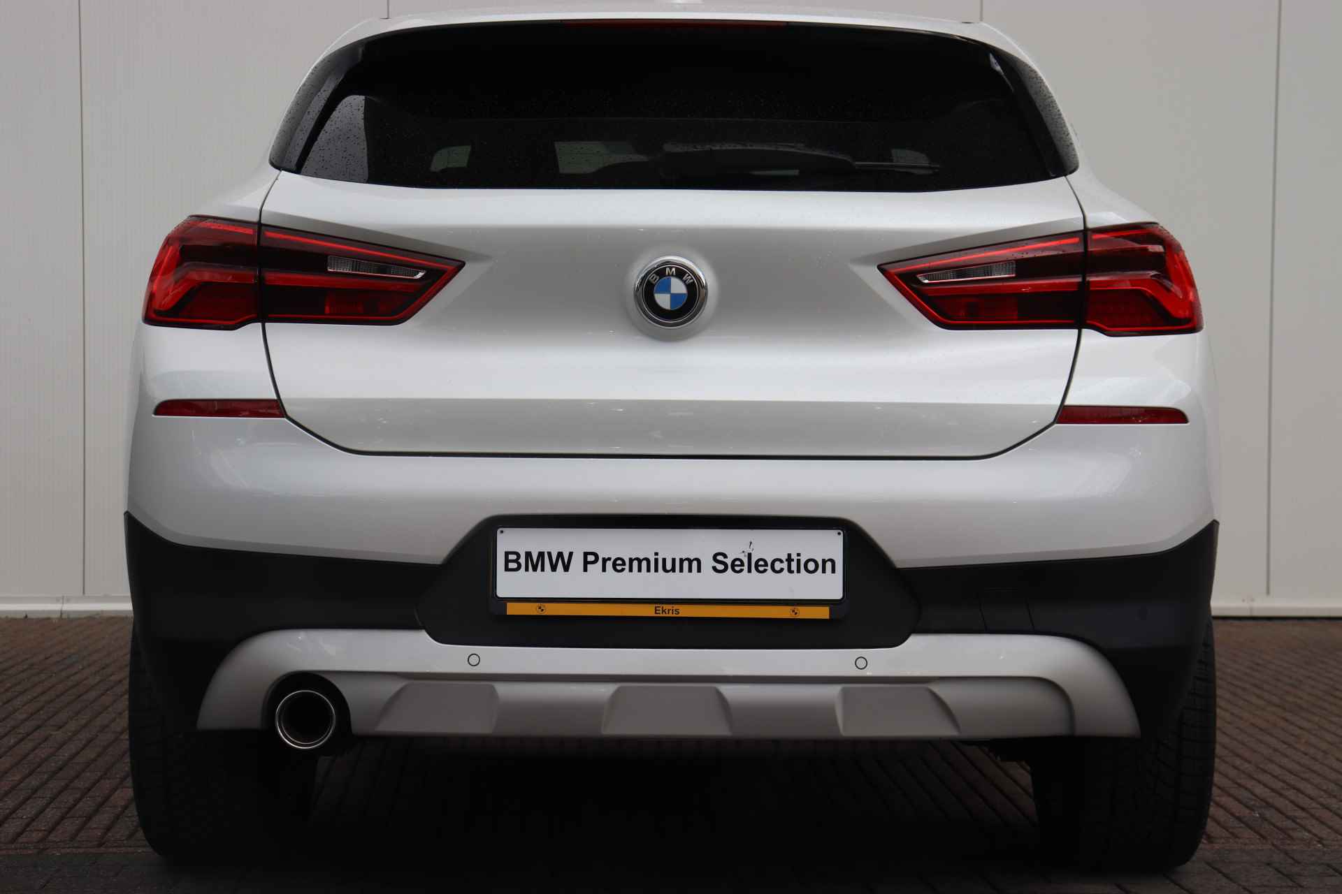 BMW X2 sDrive18i High Executive / Head Up Display / Extra Getint Glas / 18 '' / - 8/31